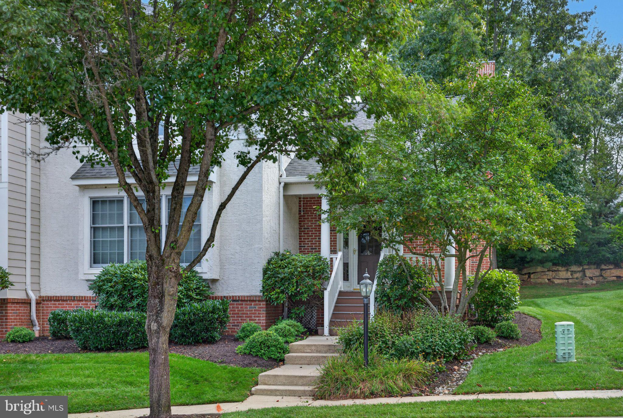 405 Vineyard Ln, Downingtown, PA 19335 photo