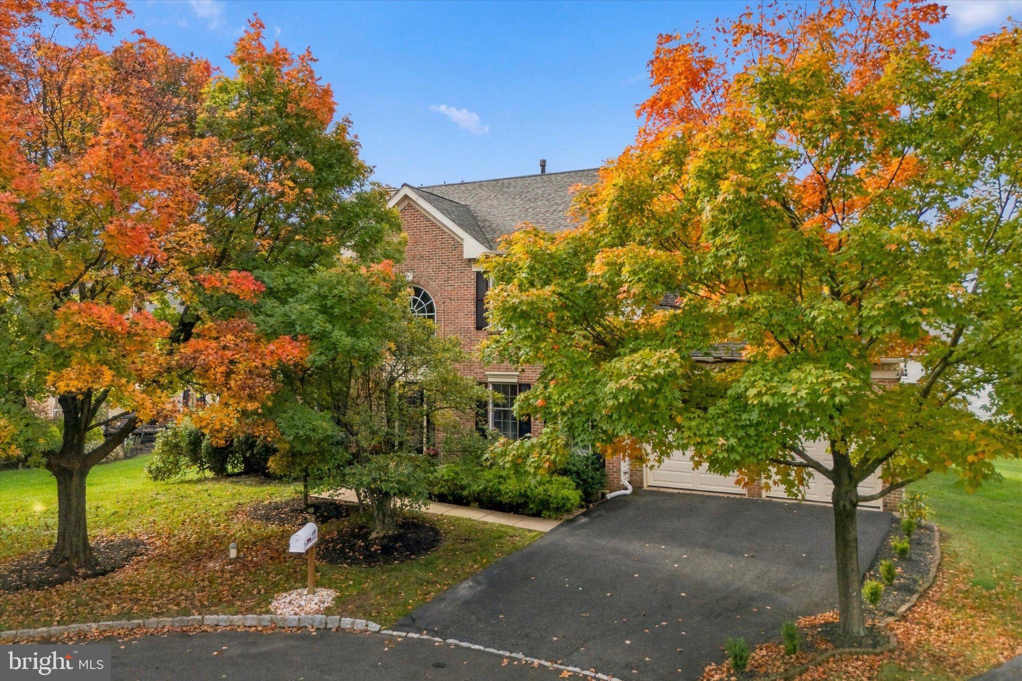 108 Cascades Ct, Blue Bell, PA 19422