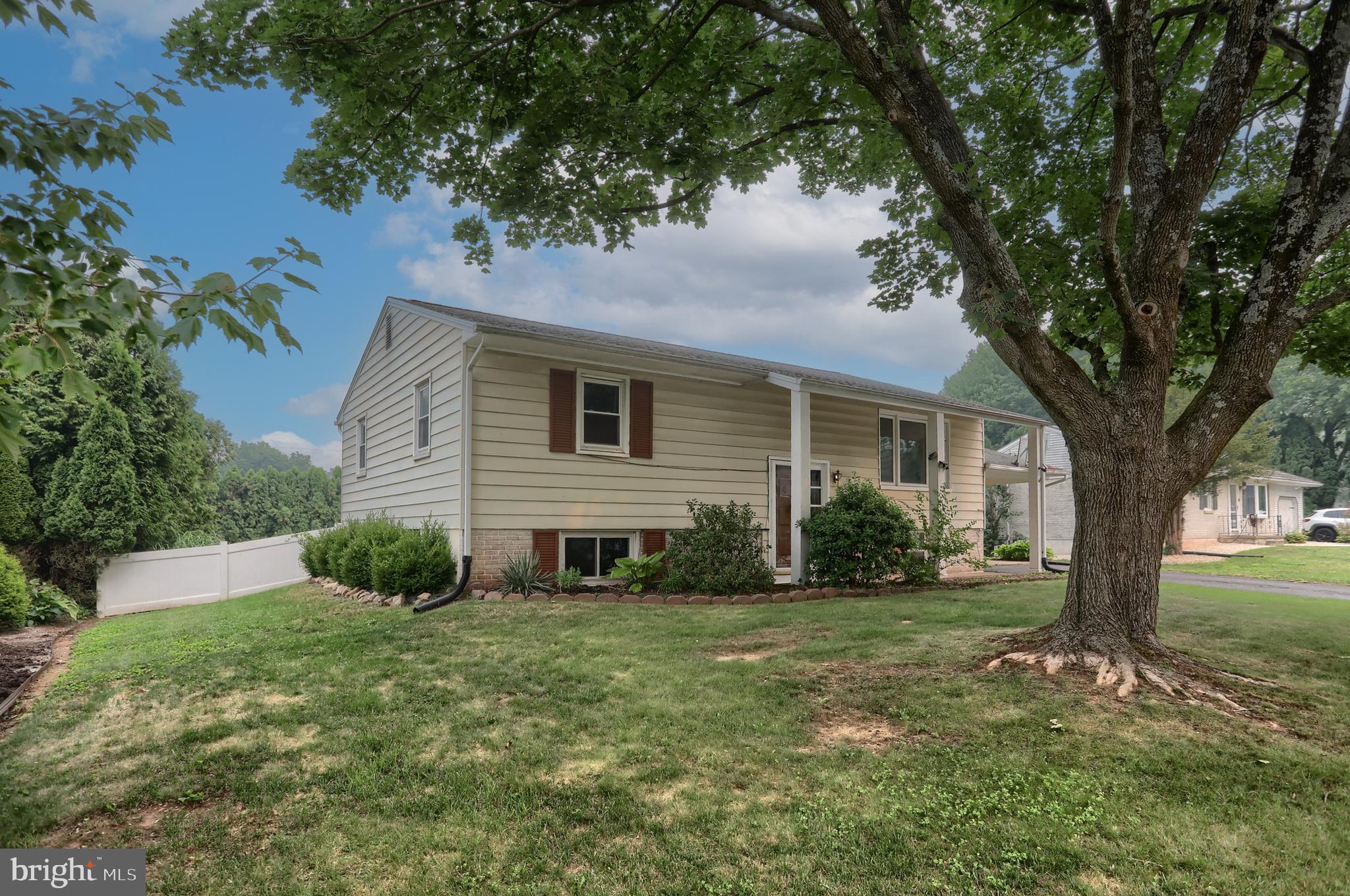 1132 Cornell Dr, Hummelstown, PA 17036