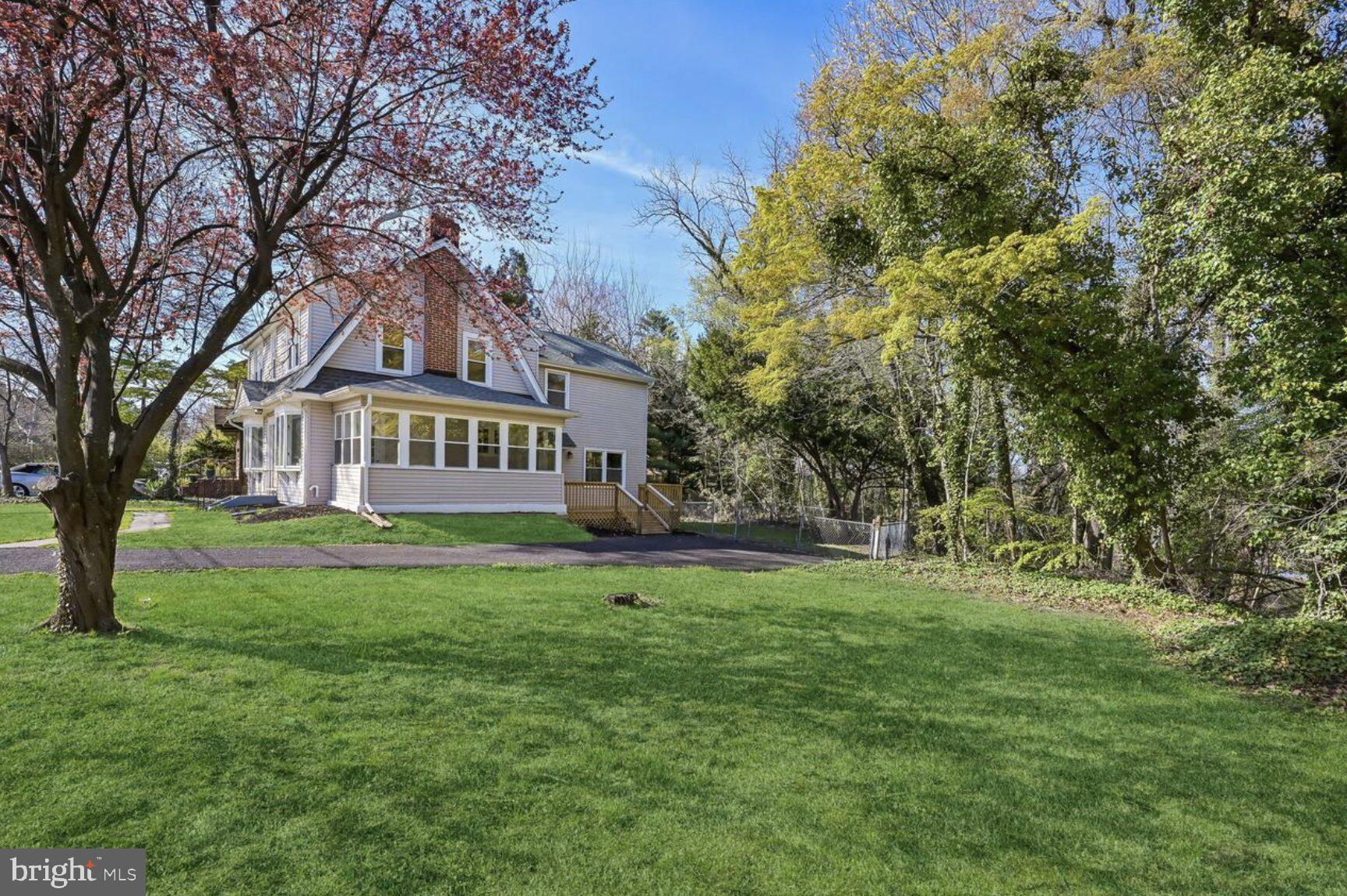 246 Briar Hill Ln, Woodbury, NJ 08096 photo