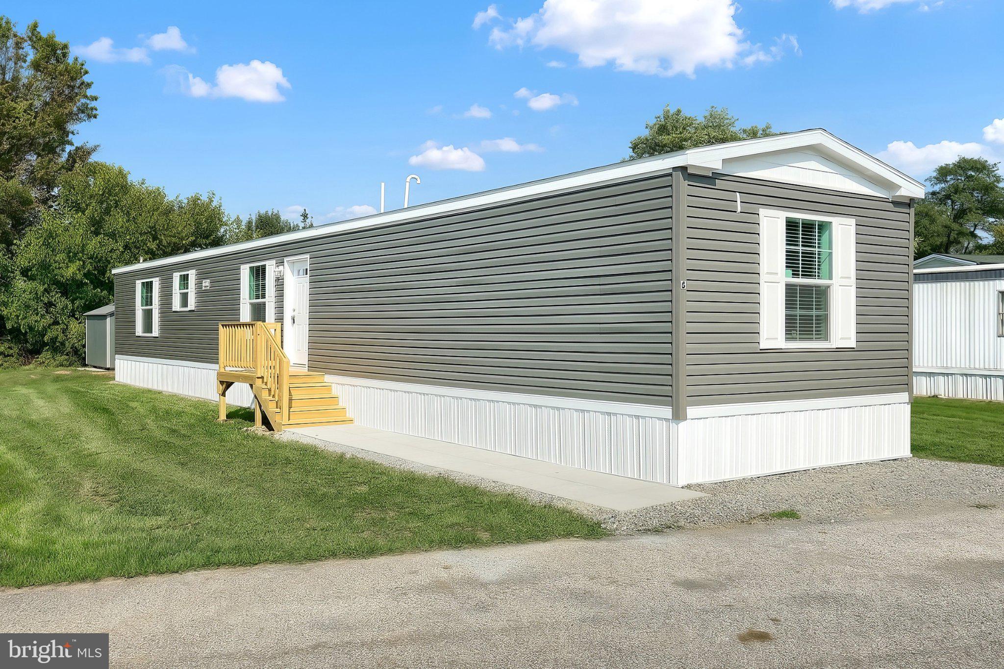 8 Chesapeake Dr, Abbottstown, PA 17301 photo