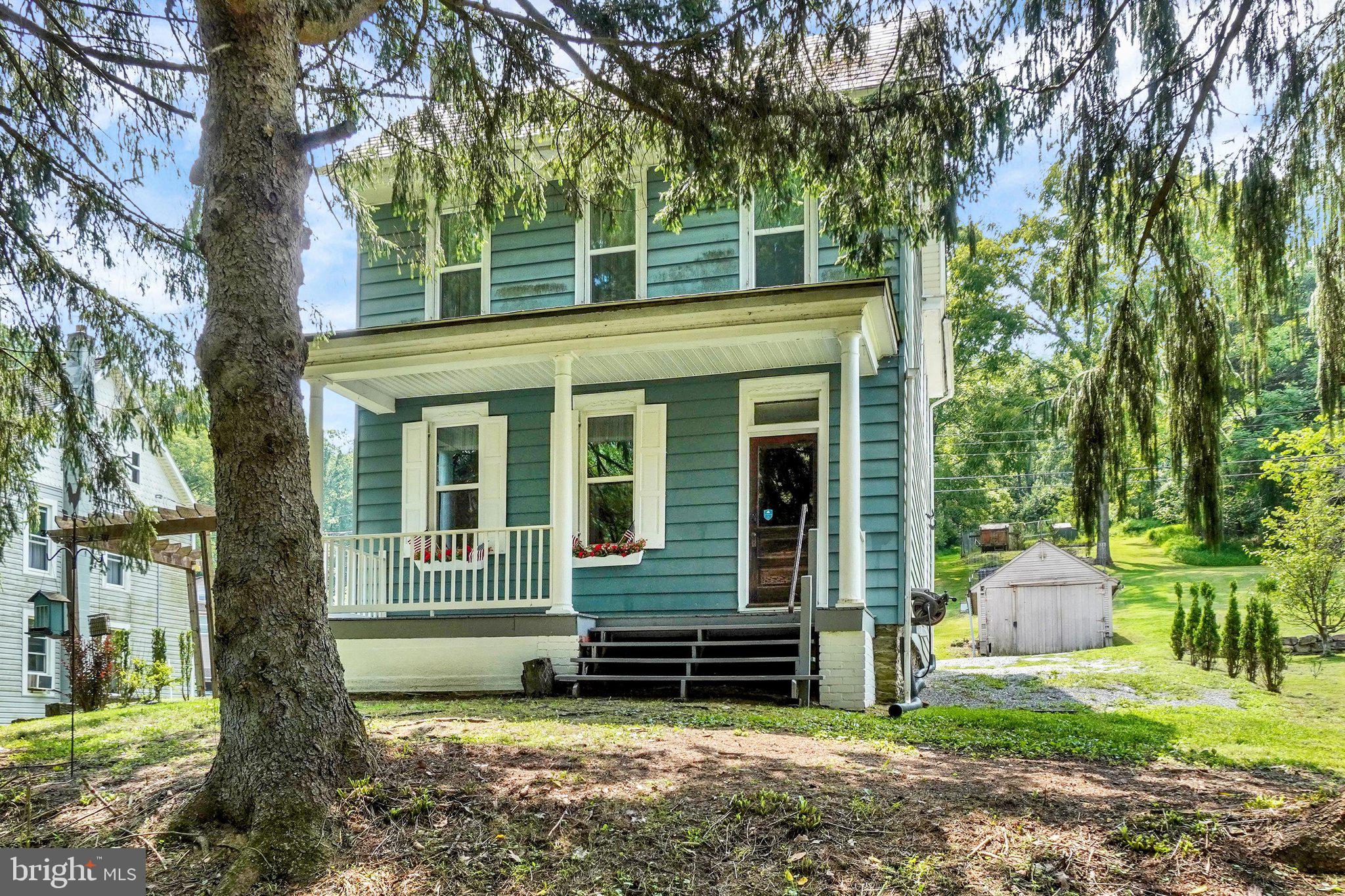 1355 Baughman Ln, Seven Valleys, PA 17360