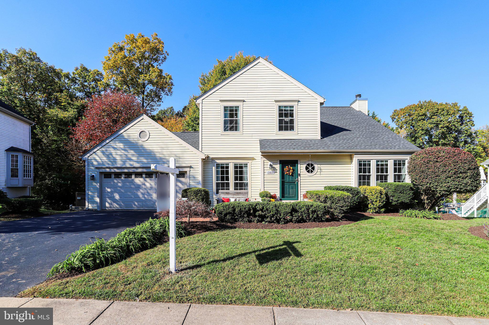 13819 Lowry Dr, Chantilly, VA 20151