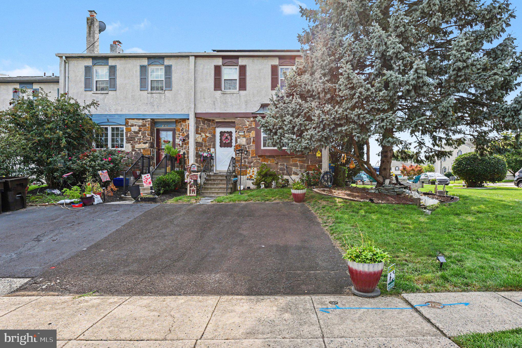 2496 Dragon Cir, West Norriton, PA 19403 photo