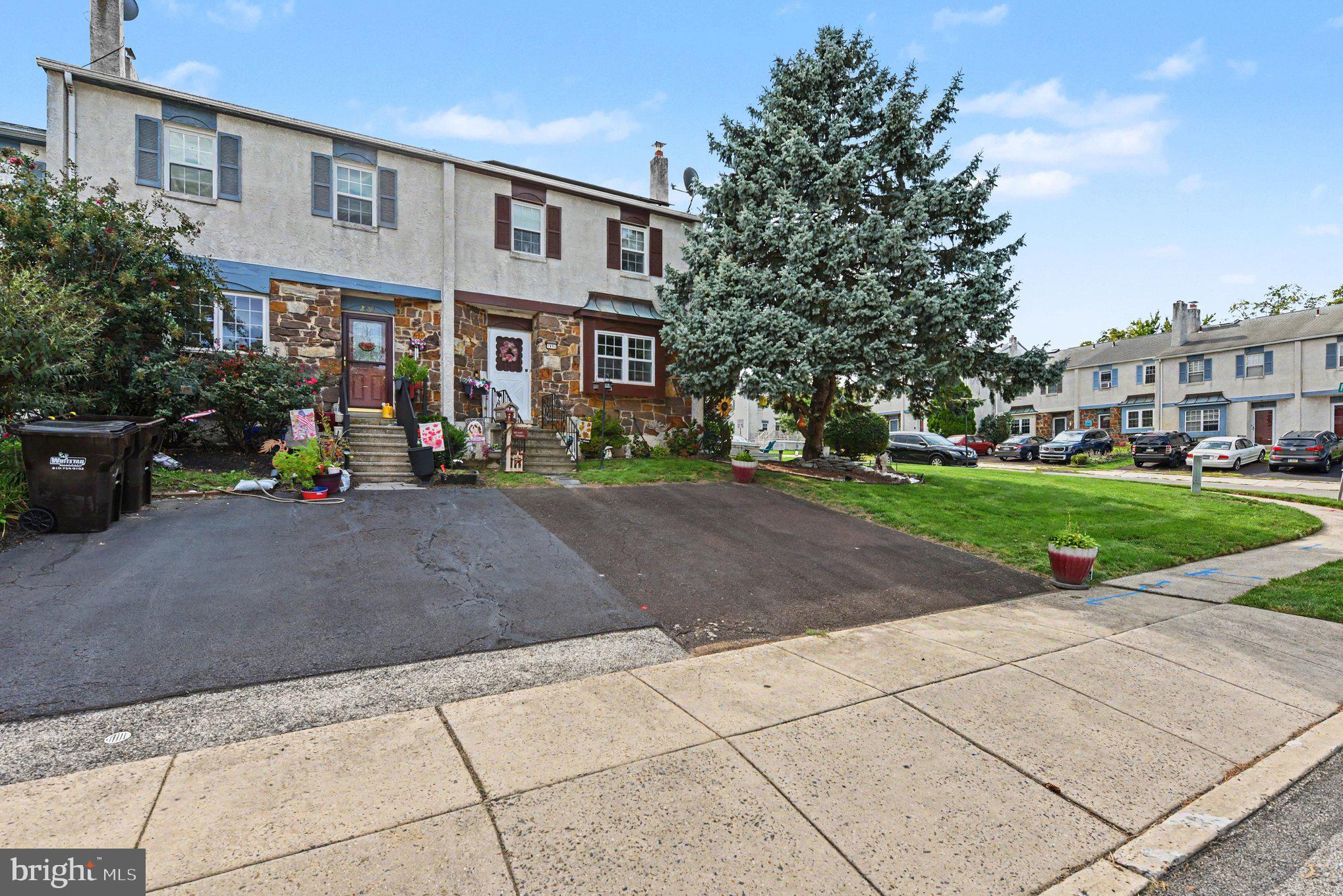 2496 Dragon Cir, West Norriton, PA 19403 photo