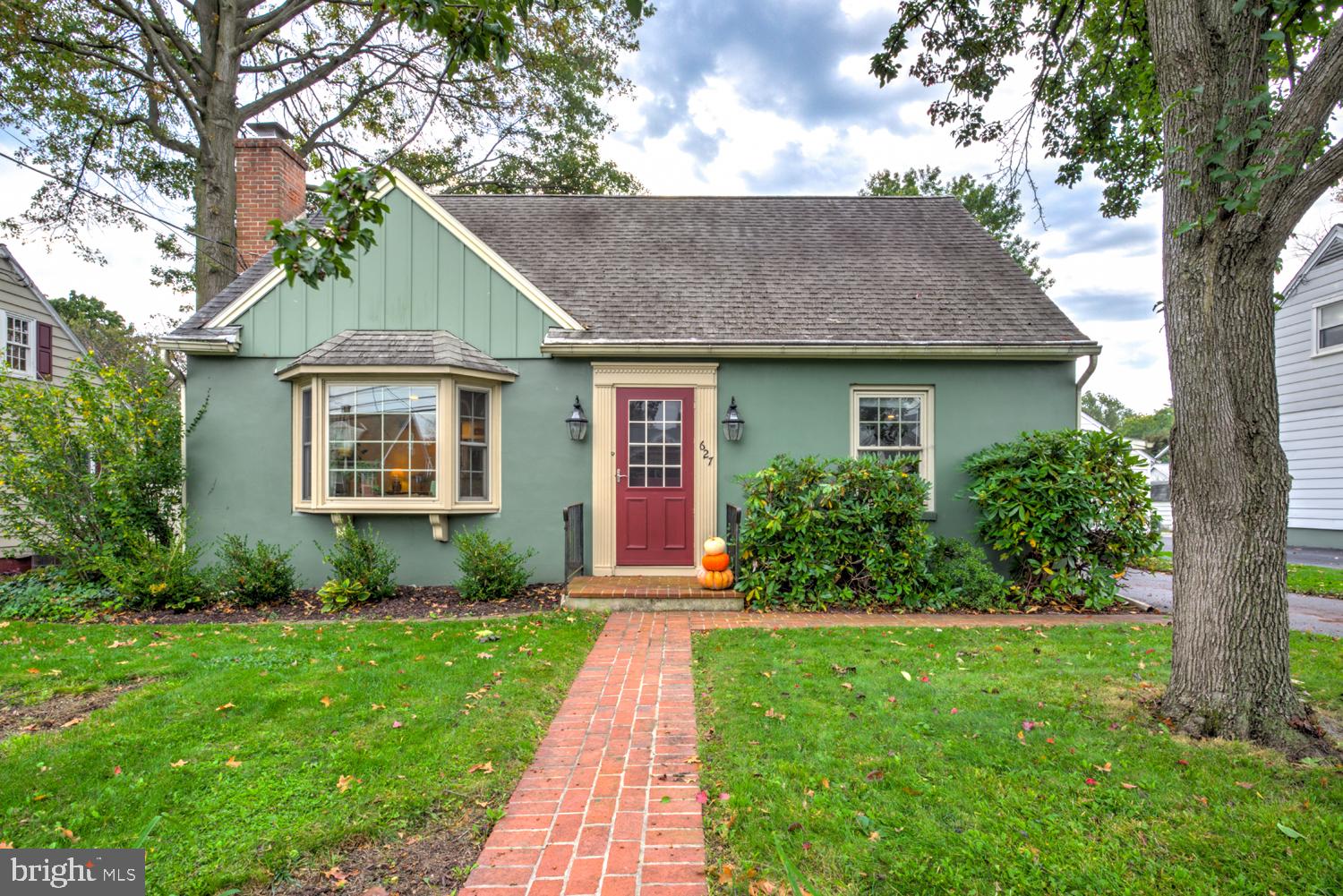 627 W High St, Manheim, PA 17545 photo