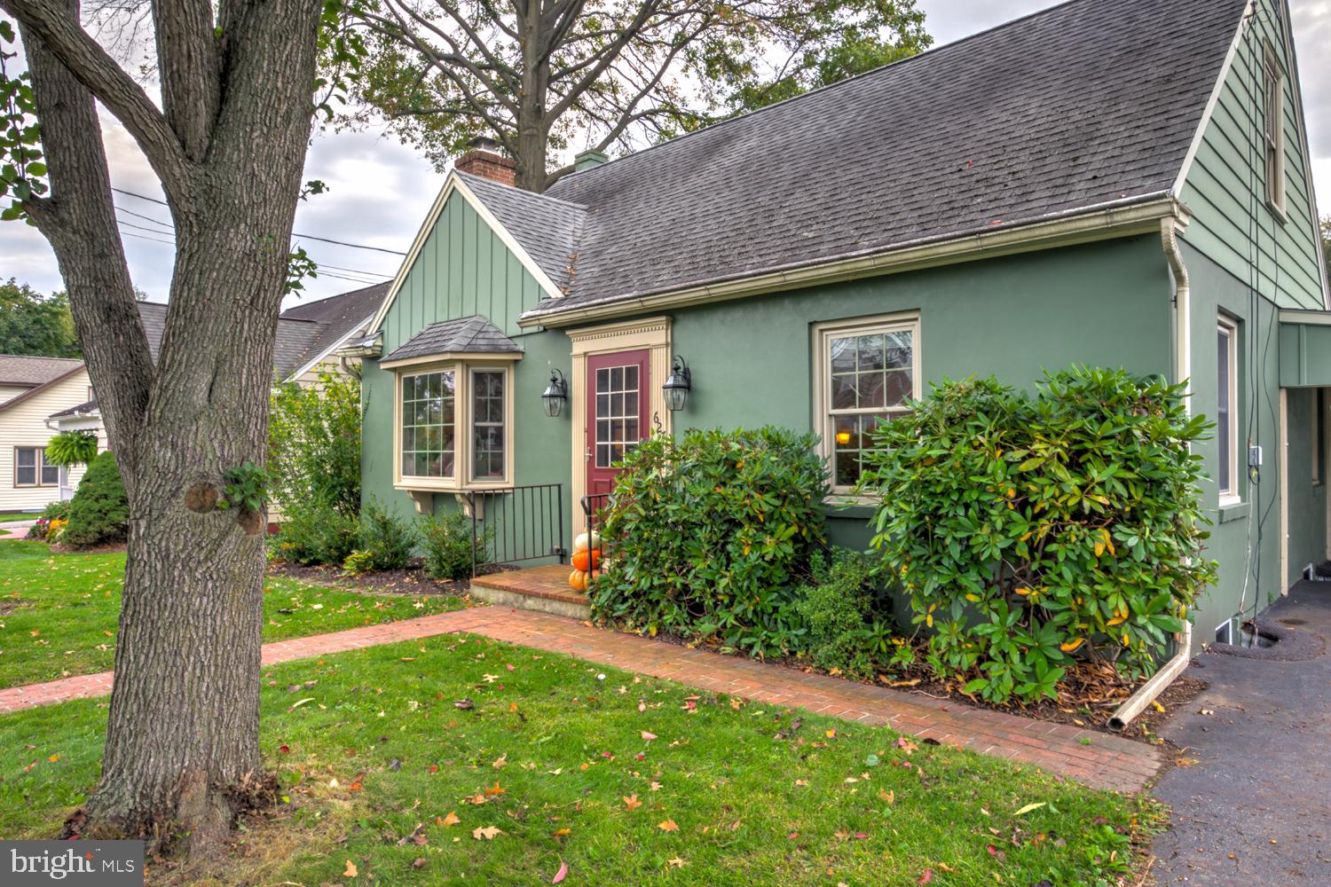 627 W High St, Manheim, PA 17545 photo