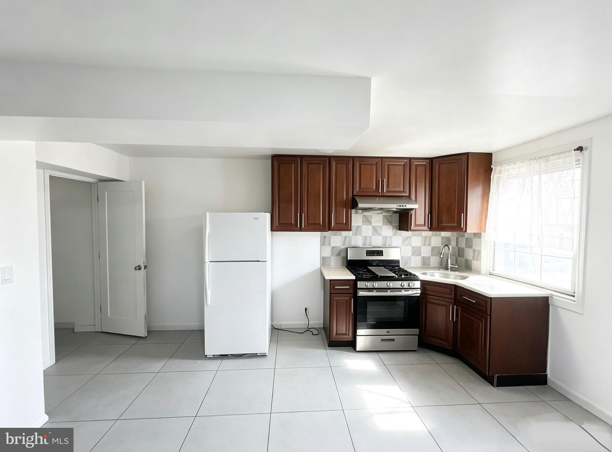 6537 Walker St, Philadelphia, PA 19135 photo
