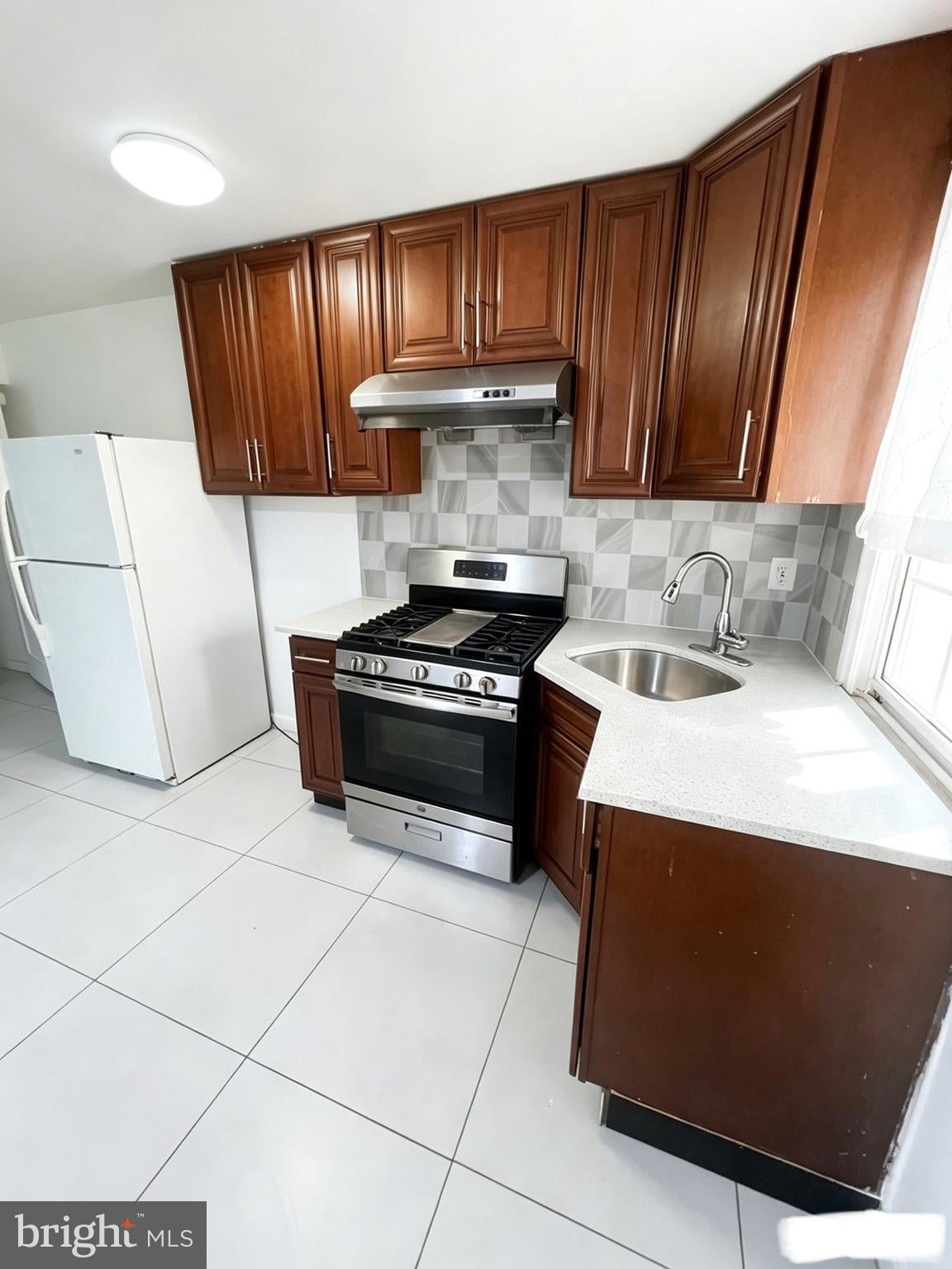 6537 Walker St, Philadelphia, PA 19135 photo