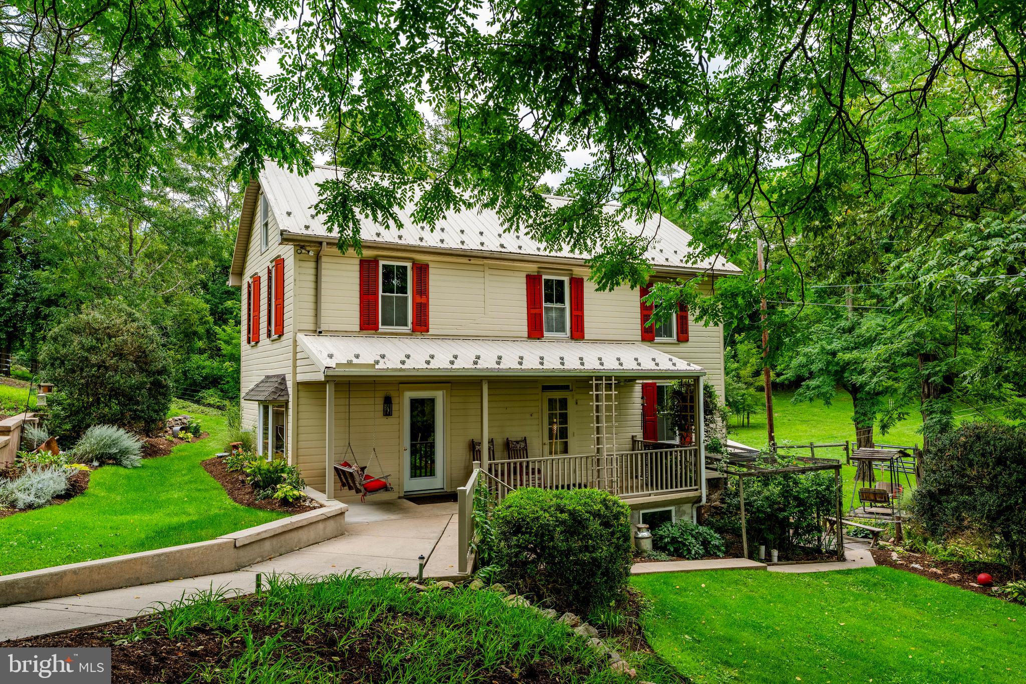 1569 Stonemill Dr, Elizabethtown, PA 17022