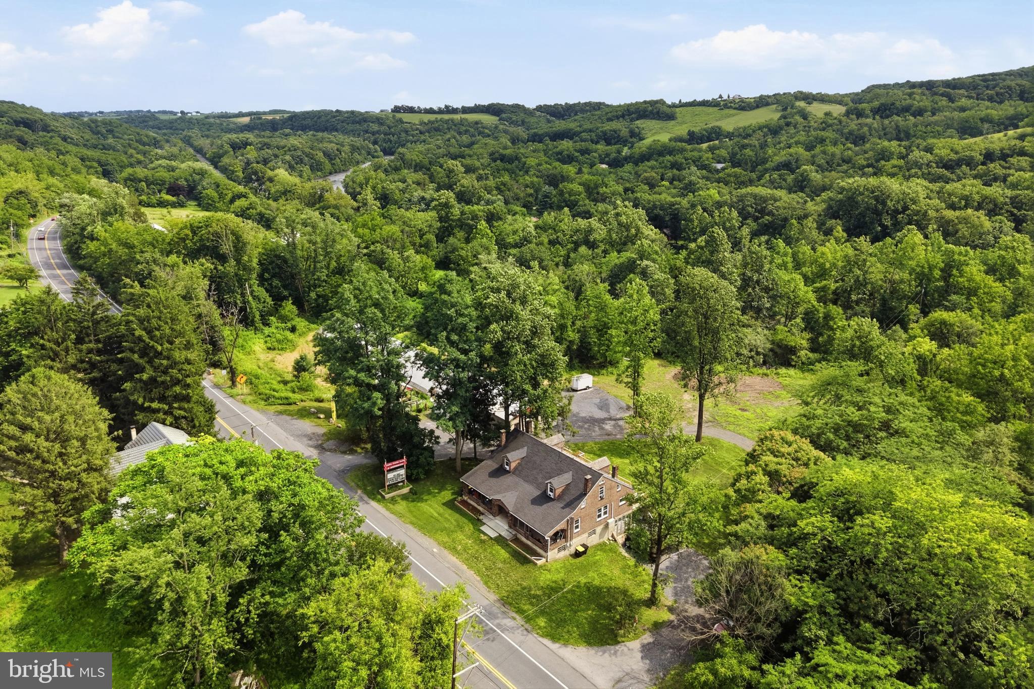 429 Riverview Dr, Walnutport, PA 18088