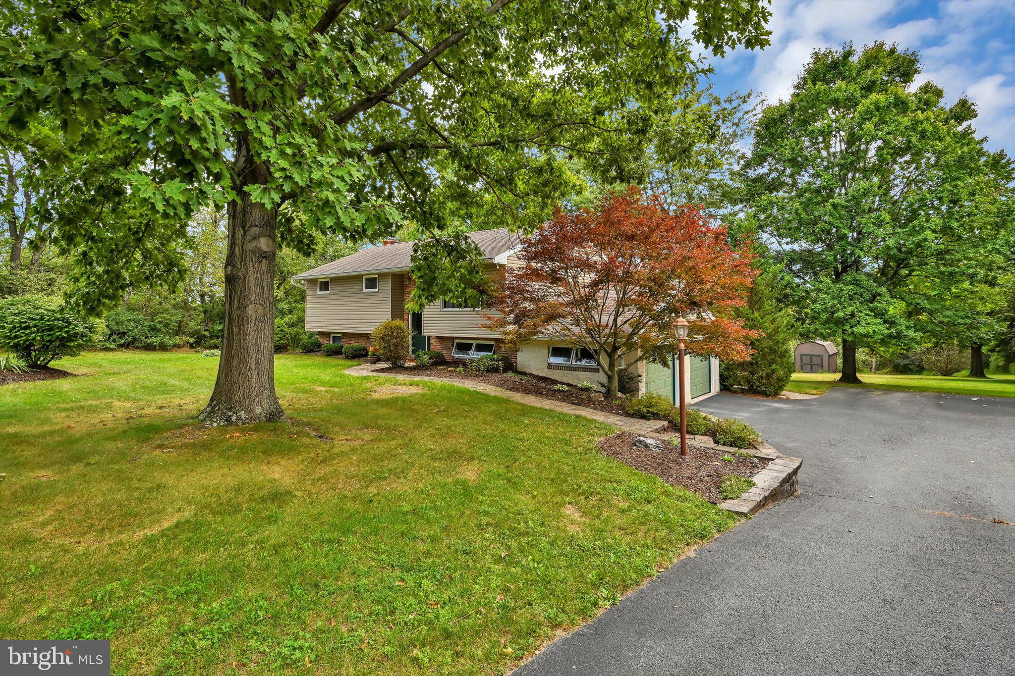 79 Hill Rd, Bernville, PA 19506 photo