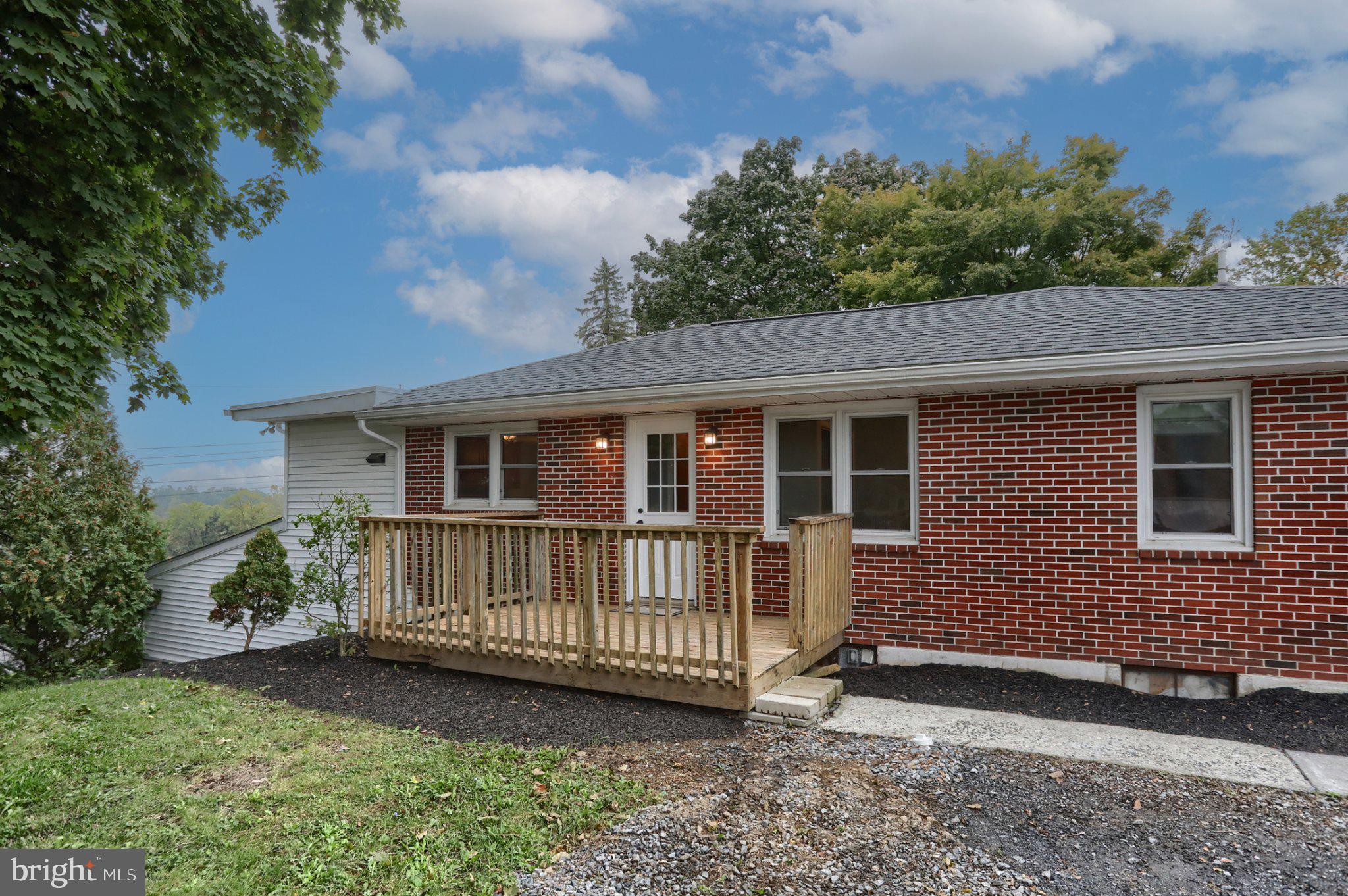 144 Caren Dr, Grantville, PA 17028