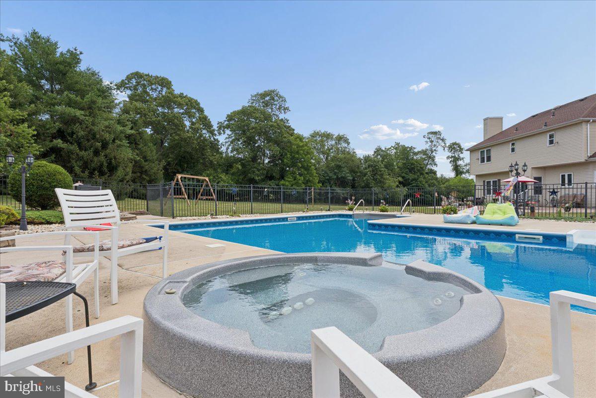 5 Hartnett Way, Millstone Twp, NJ 08510 photo