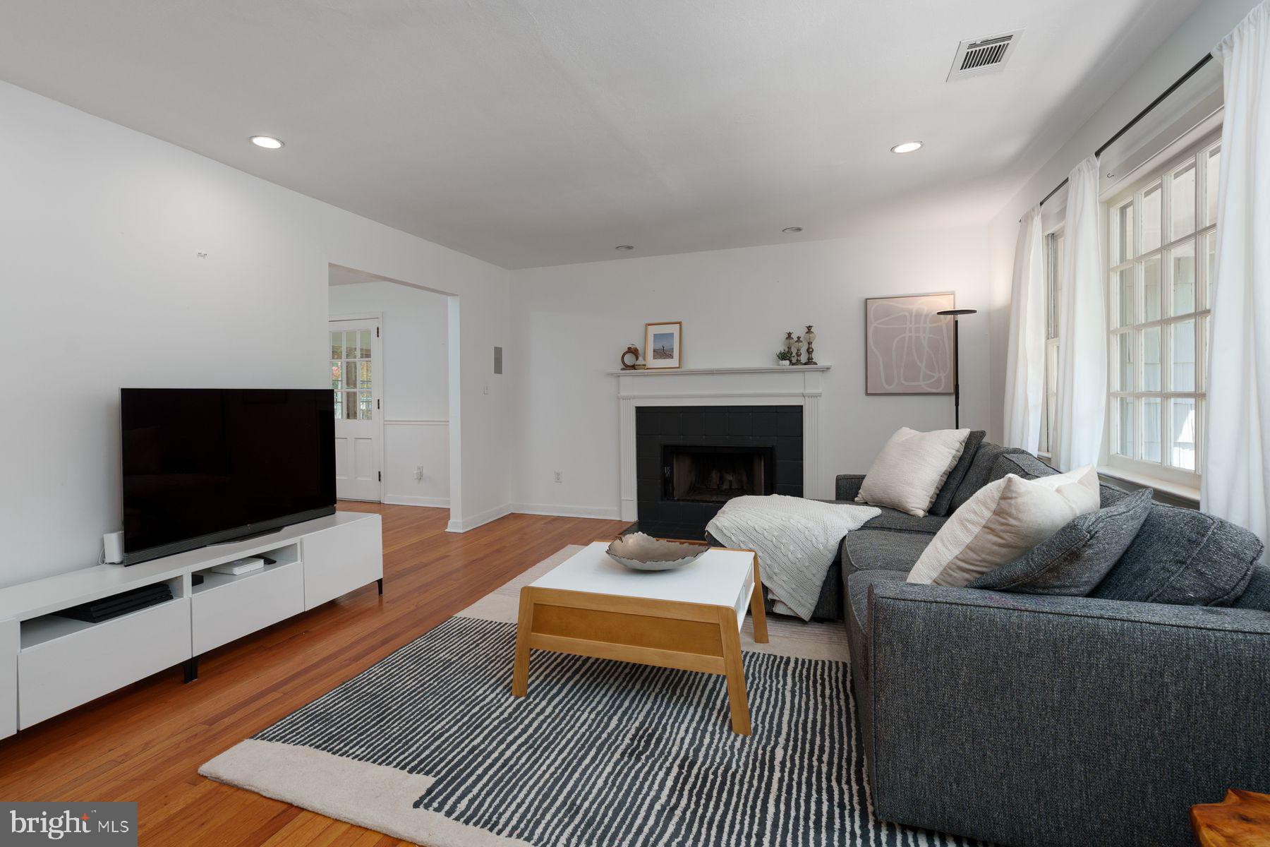 4 Manor Ave, Princeton, NJ 08540 photo
