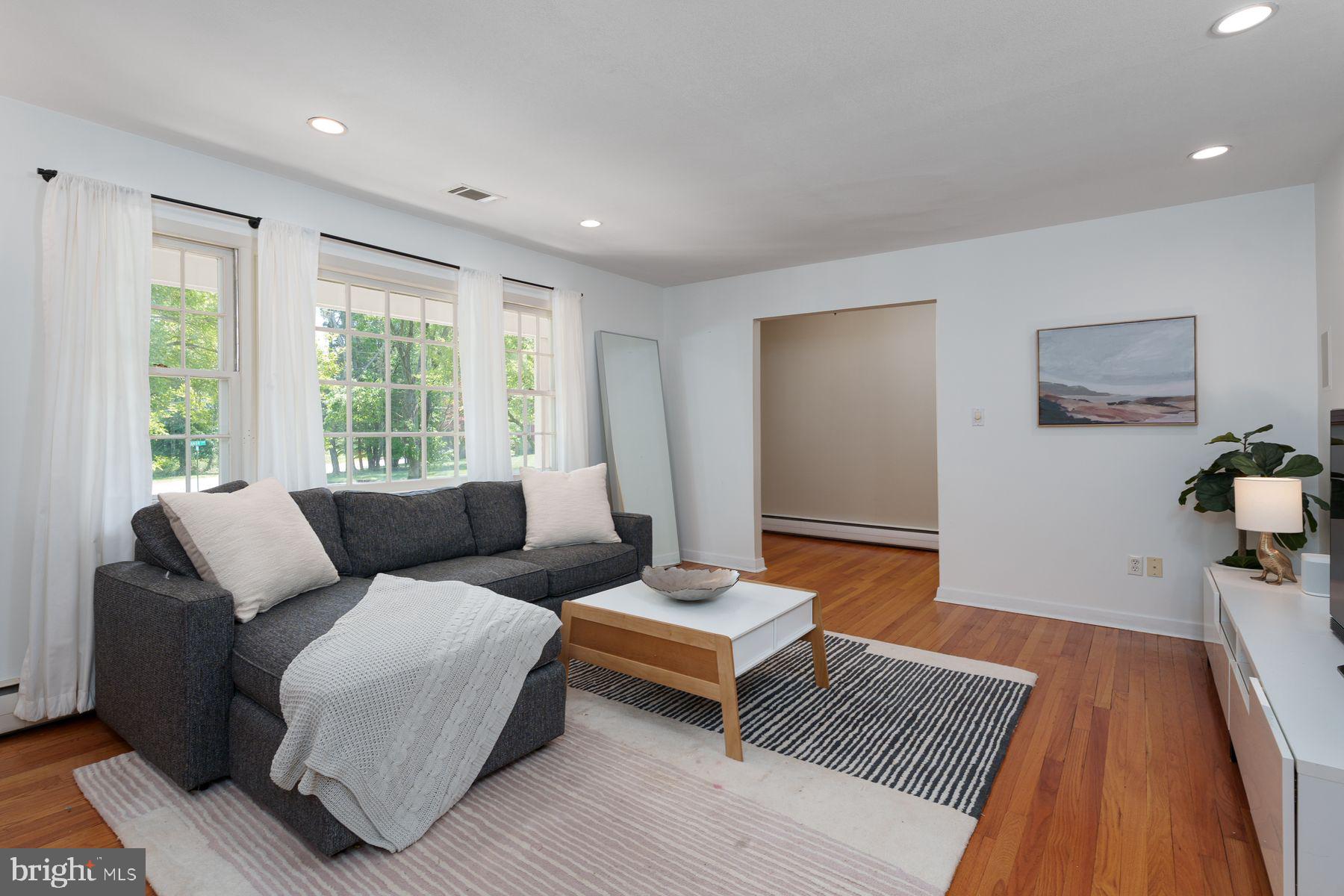 4 Manor Ave, Princeton, NJ 08540 photo