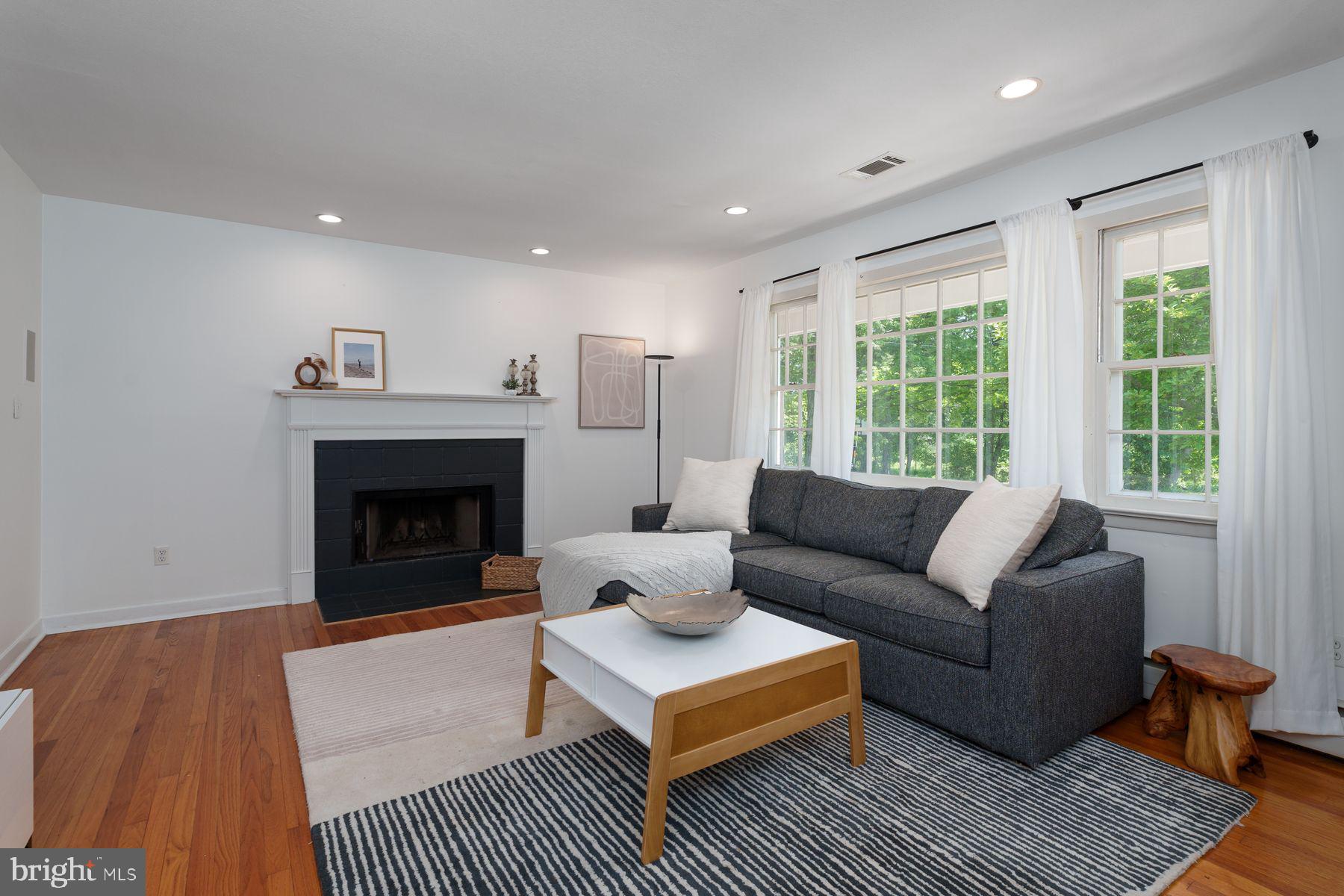 4 Manor Ave, Princeton, NJ 08540 photo
