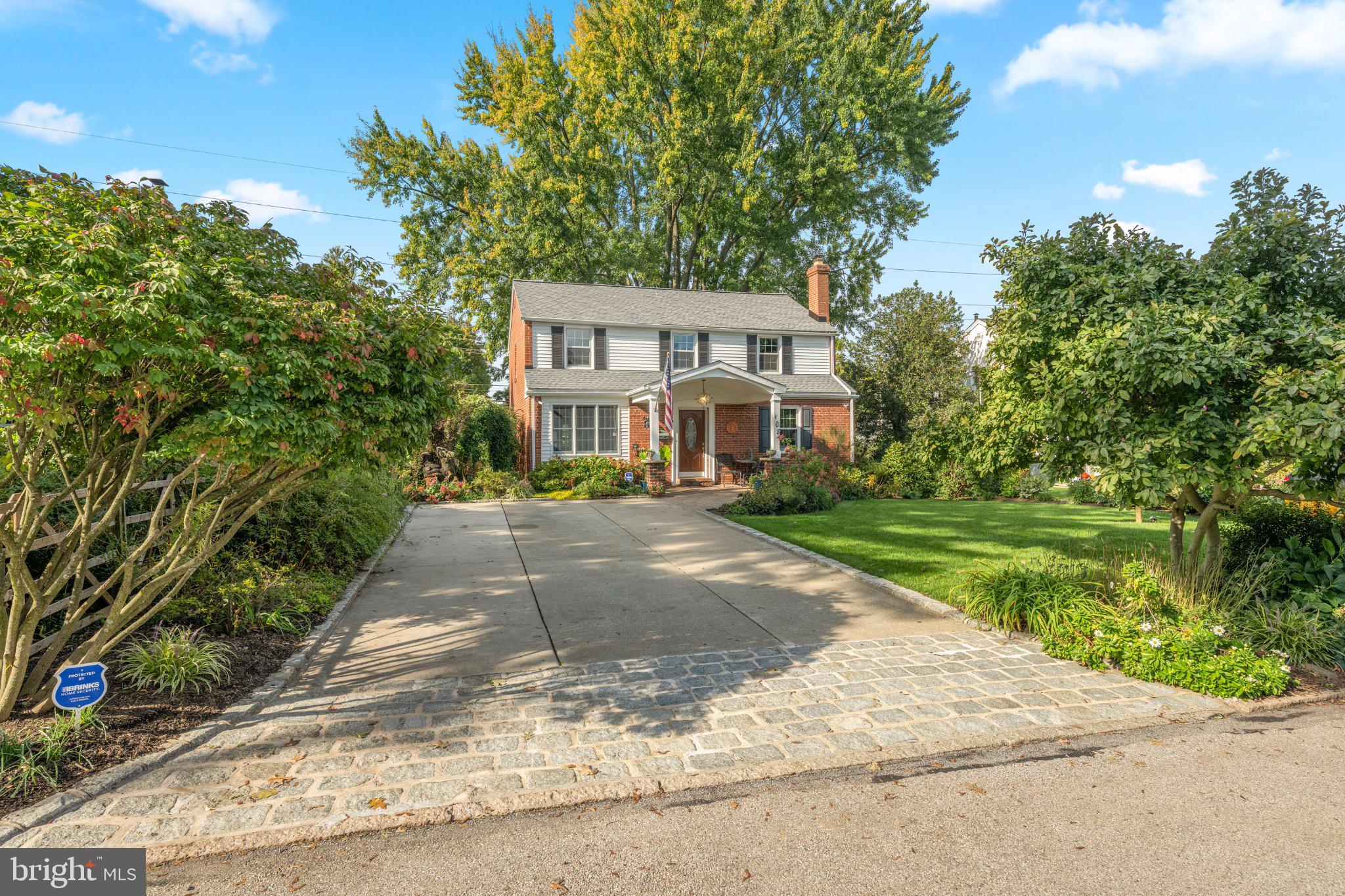 108 Buckingham Dr, Bryn Mawr, PA 19010