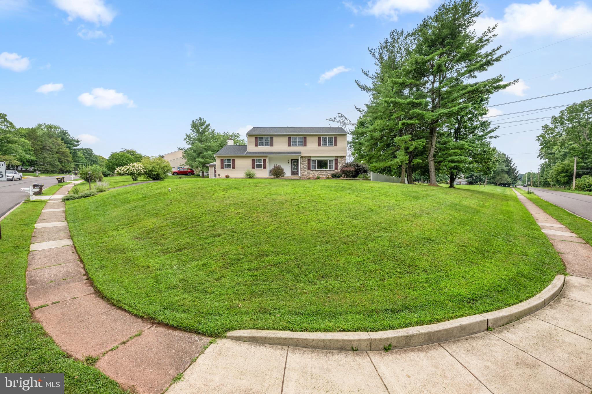 2148 Pheasant Hill Rd, Lansdale, PA 19446 photo
