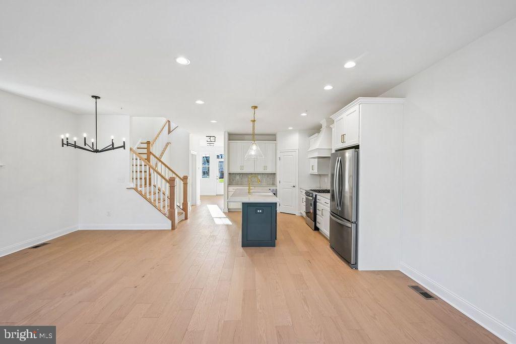 215 Foxhedge Rd, Chalfont, PA 18914