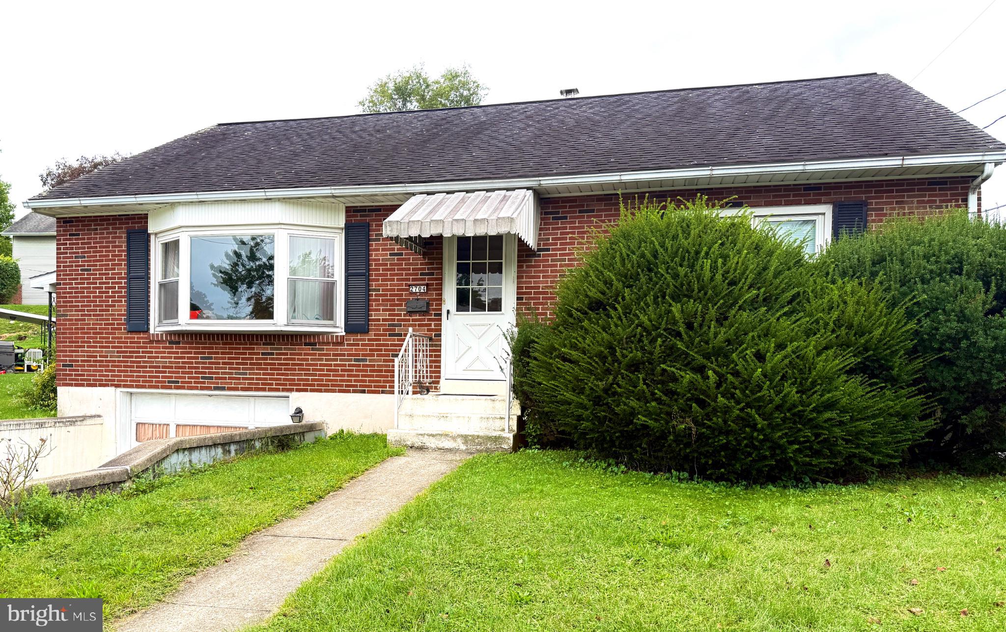 2704 Girard Ave, West Lawn, PA 19609