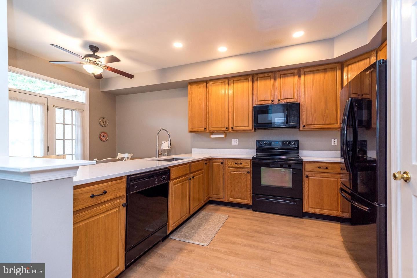 101 Oxford Ct #143, Ambler, PA 19002 photo