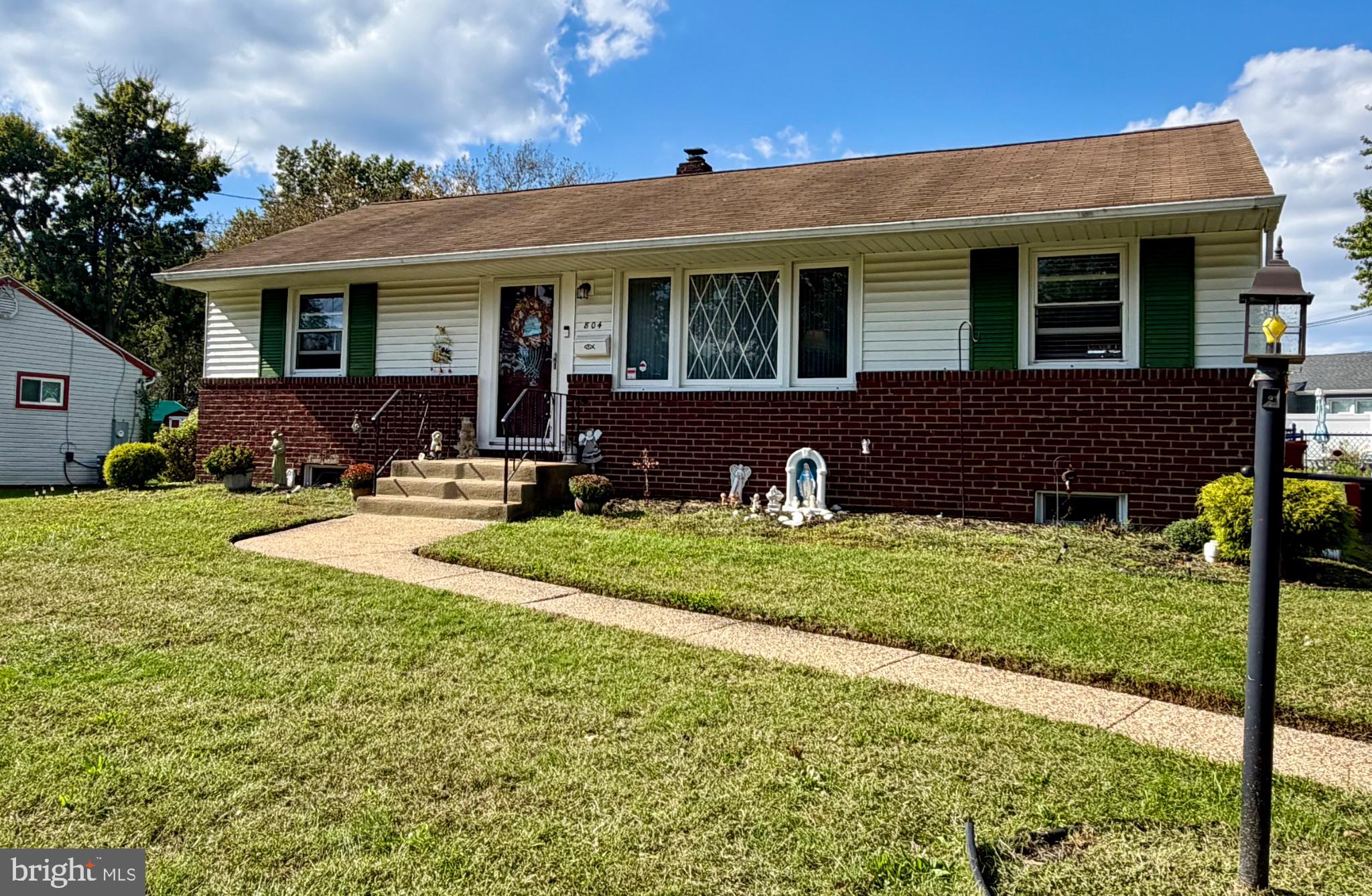 804 Burbank Dr, Somerdale, NJ 08083