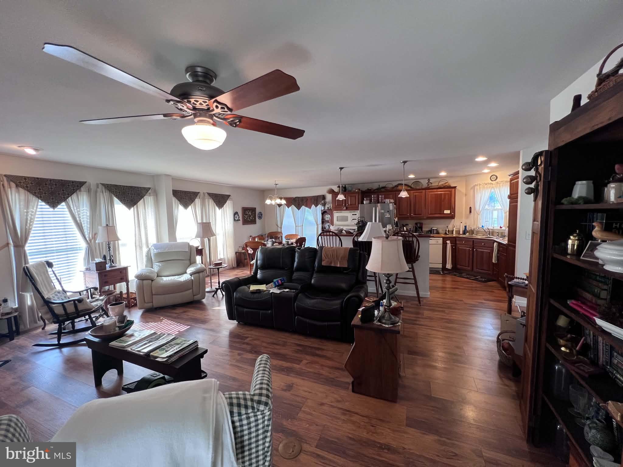 8 Madeleine Dr, Myerstown, PA 17067 photo