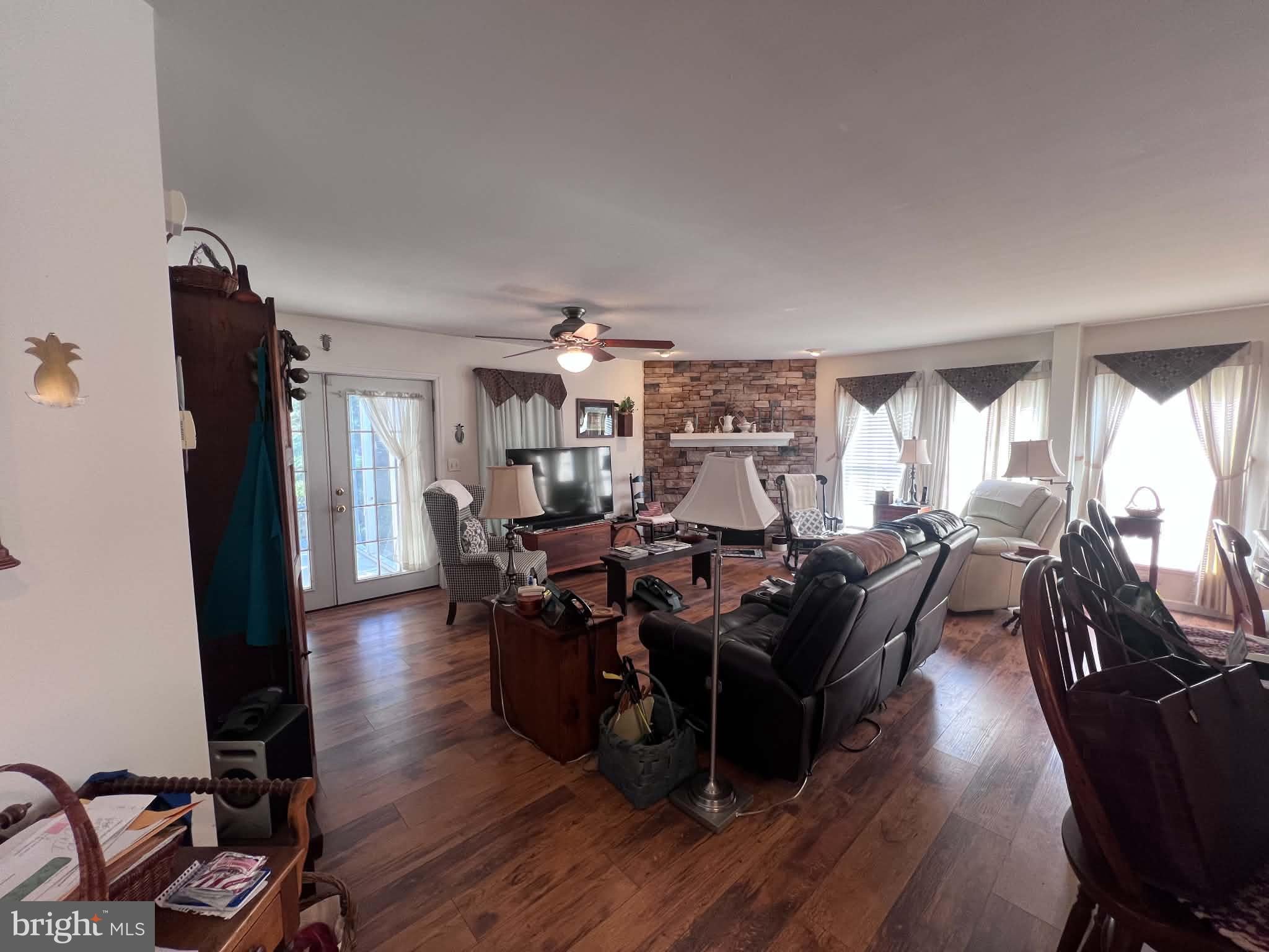 8 Madeleine Dr, Myerstown, PA 17067 photo