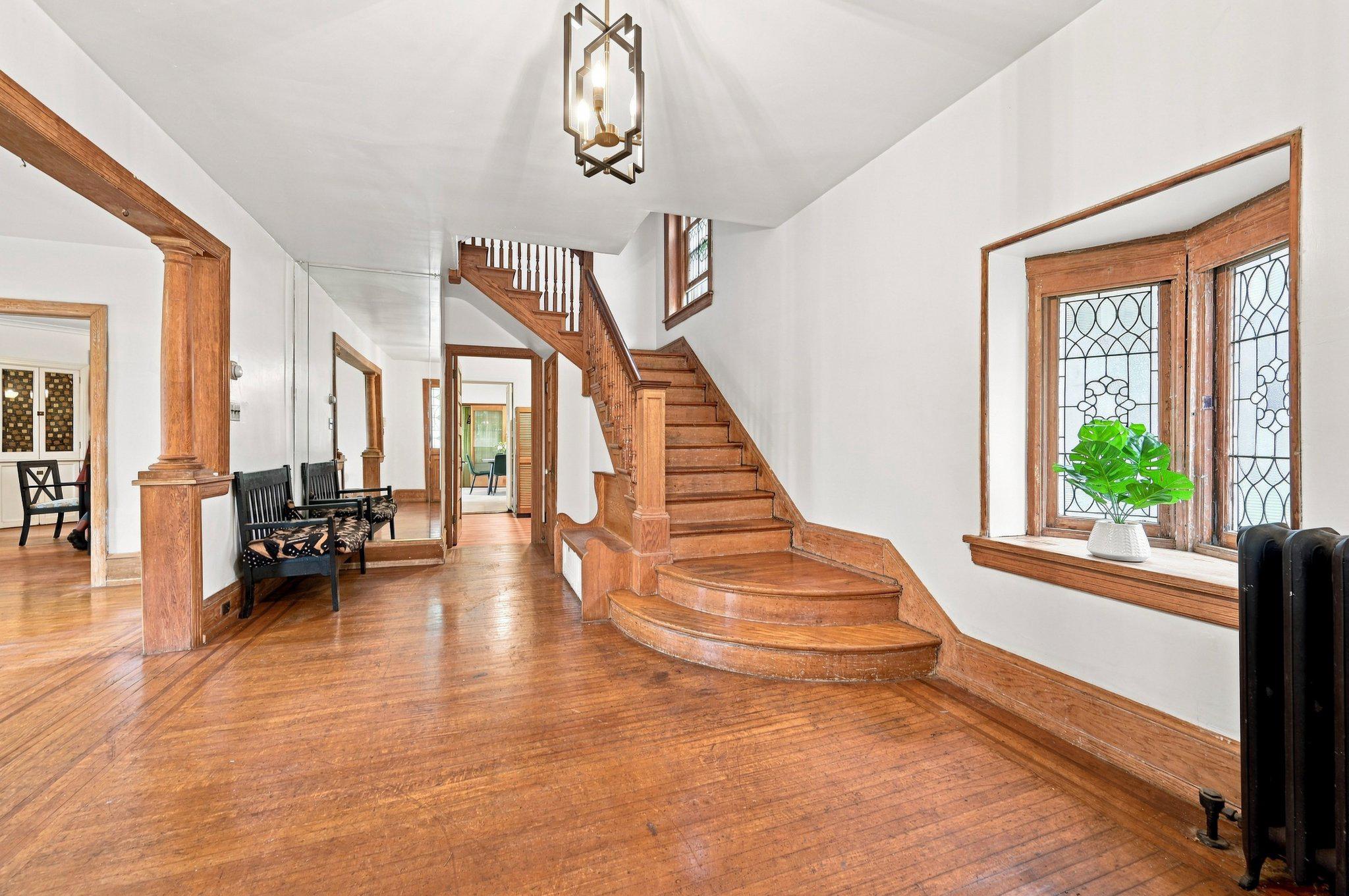 59 Westview St, Philadelphia, PA 19119