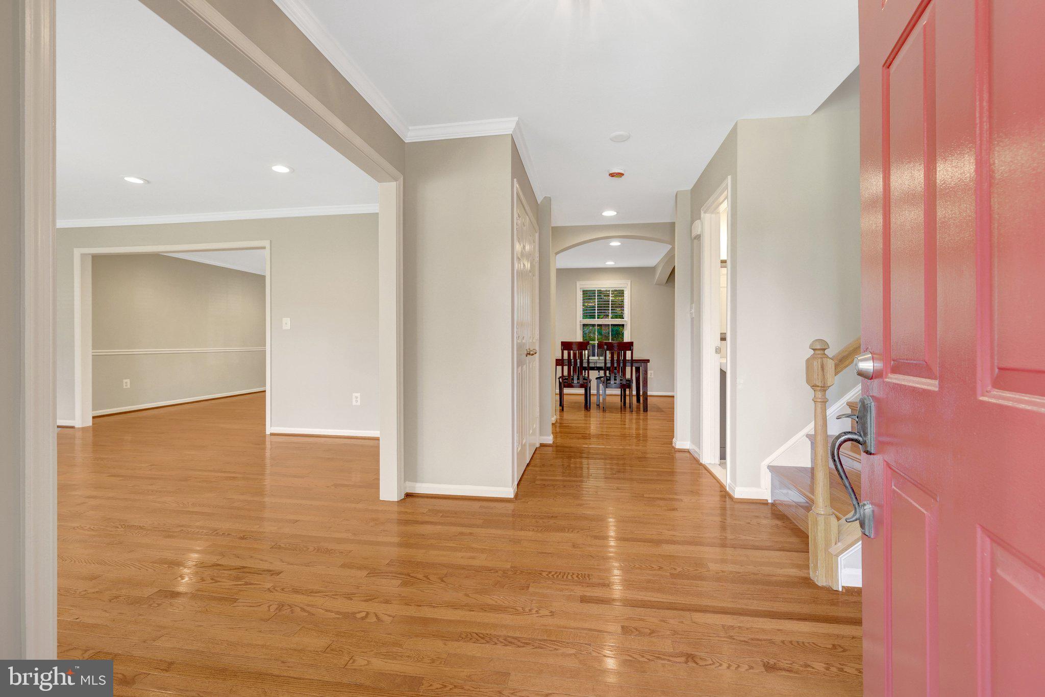 8008 Sandburg Ct, Dunn Loring, VA 22027 photo