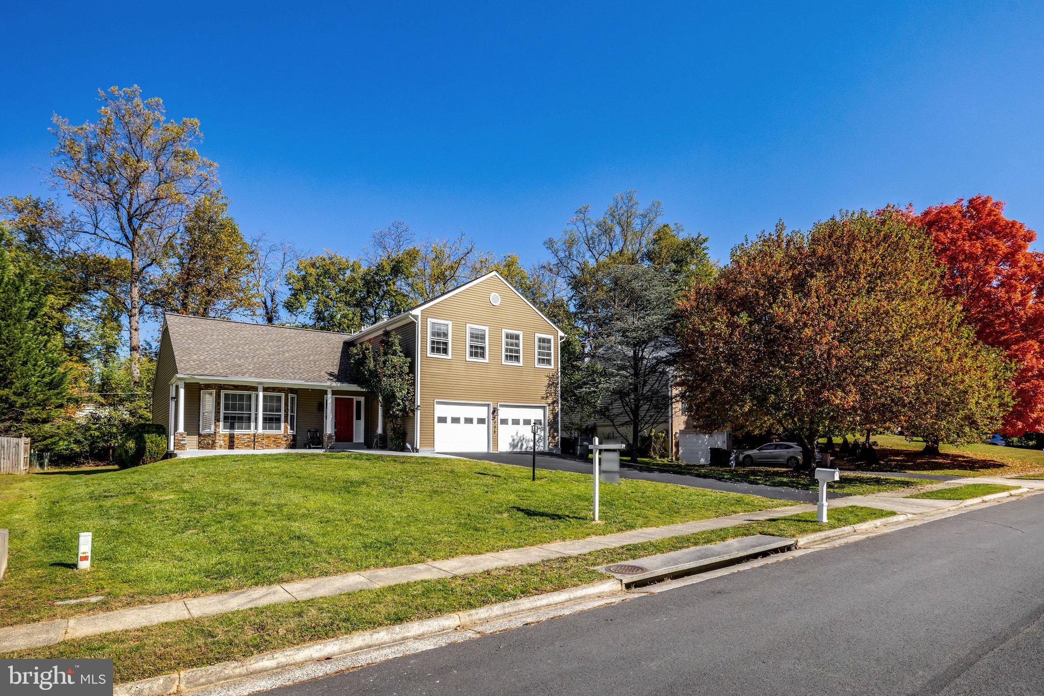 8008 Sandburg Ct, Dunn Loring, VA 22027 photo