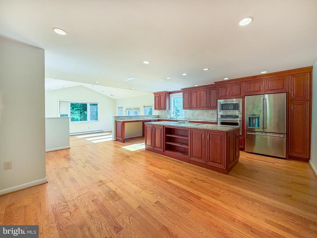 9 Barbara Dr, Malvern, PA 19355