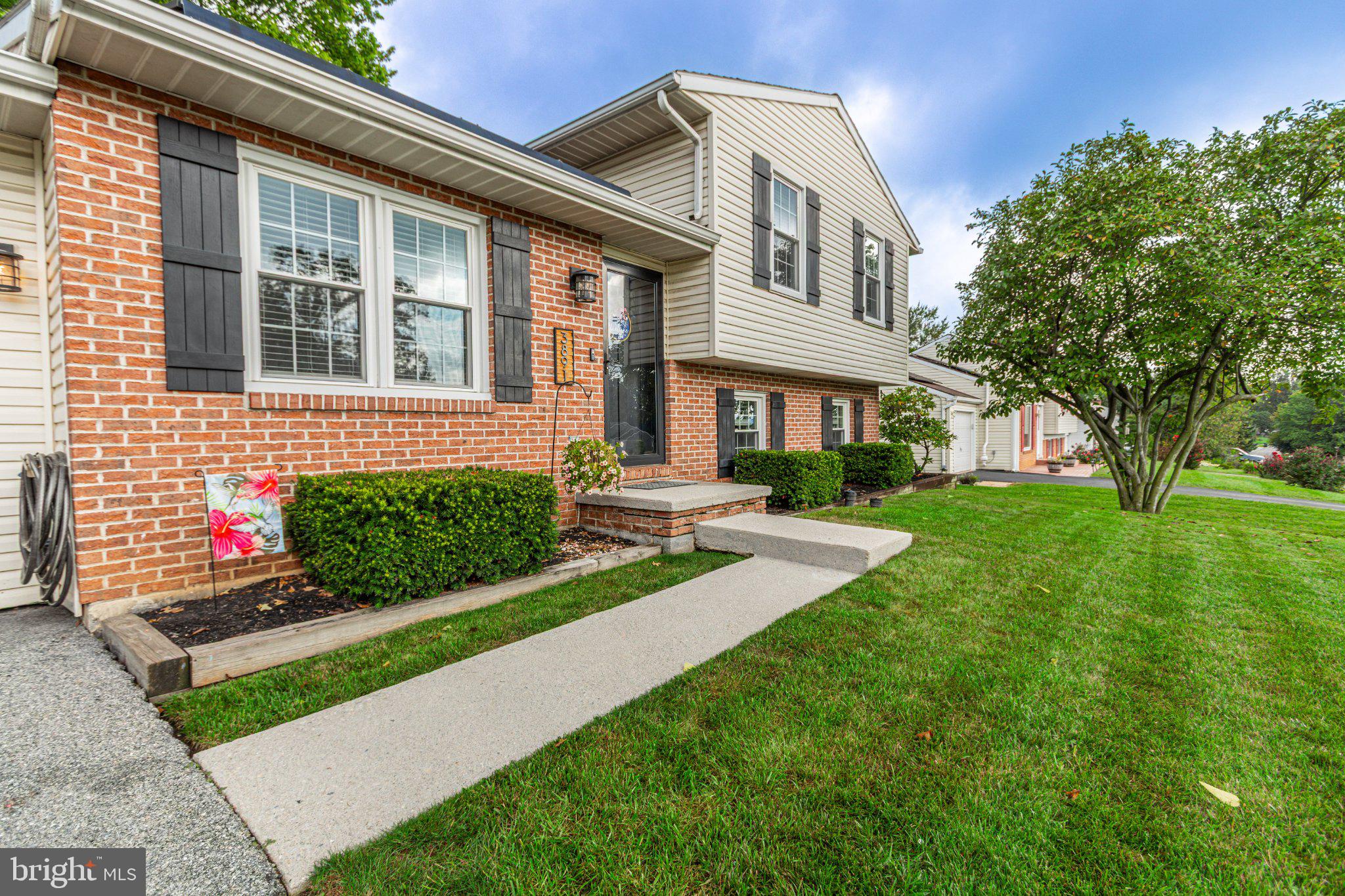 3891 Sandra Dr, York, PA 17402 photo