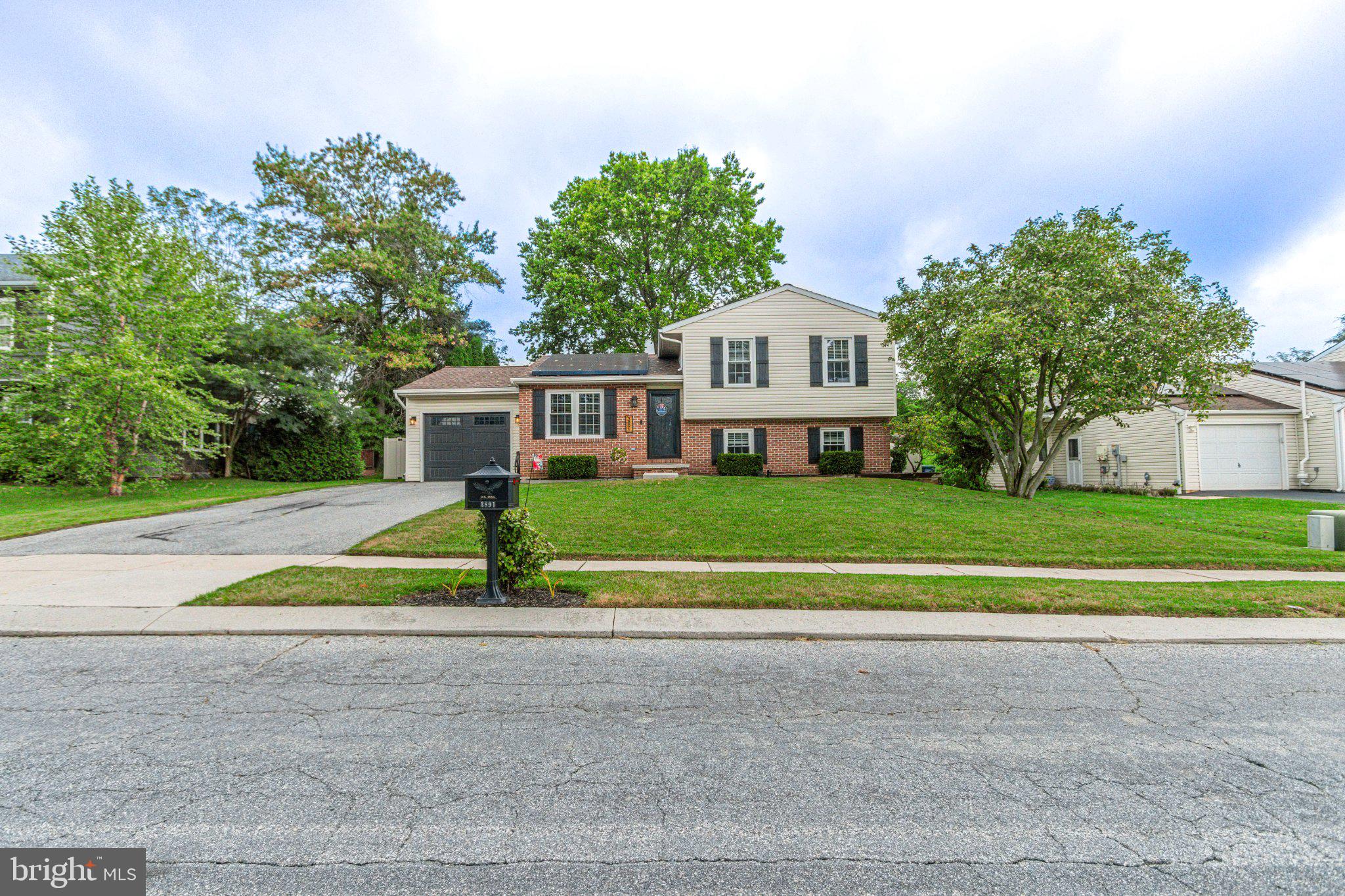 3891 Sandra Dr, York, PA 17402