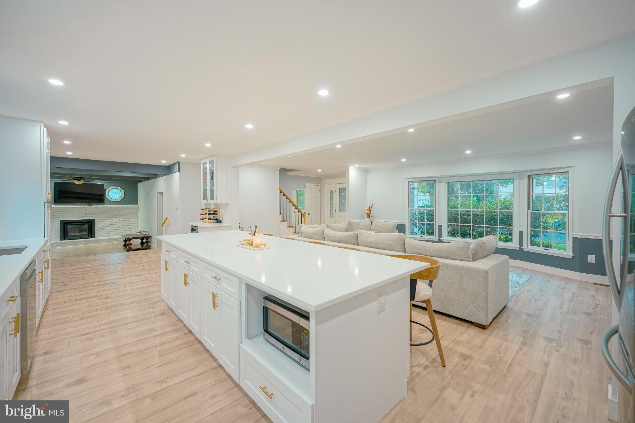 536 Perry Dr, Mount Laurel, NJ 08054 photo