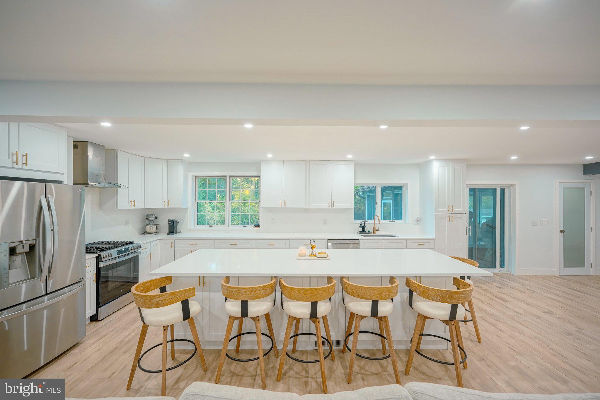 536 Perry Dr, Mount Laurel, NJ 08054 photo