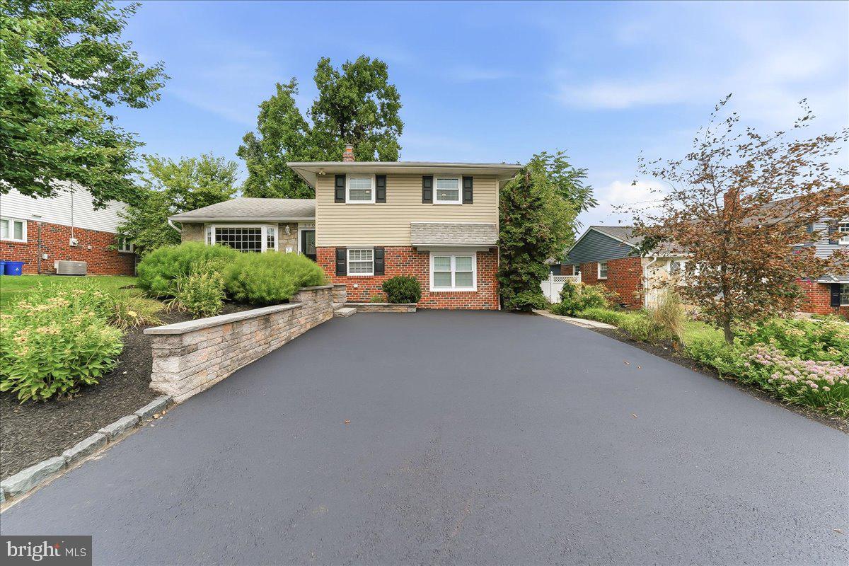 310 Columbia Pl, Broomall, PA 19008 photo