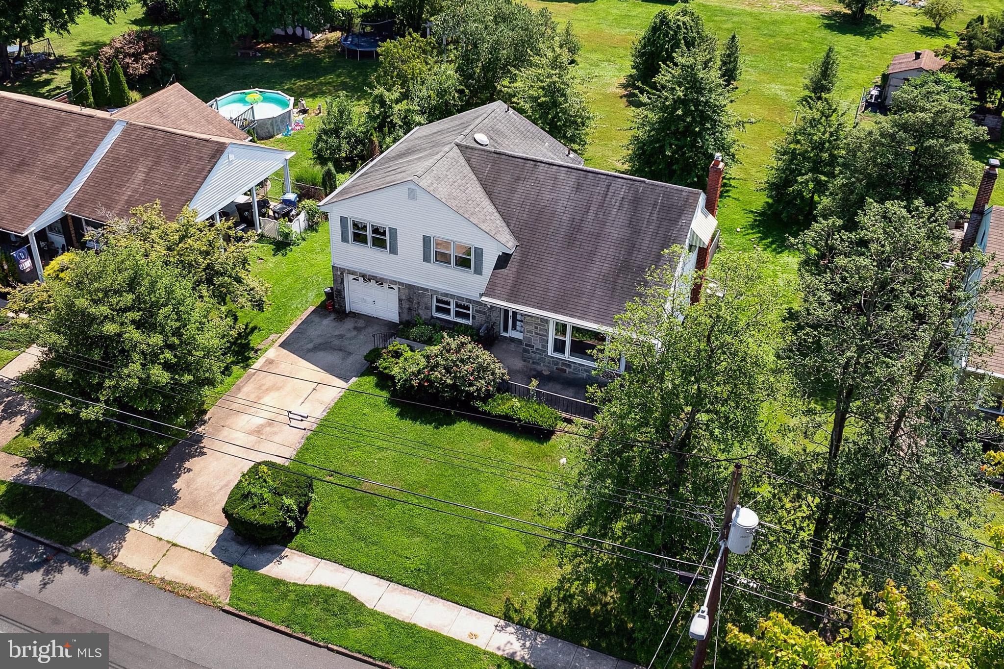348 Boxwood Ln, Cinnaminson, NJ 08077 photo