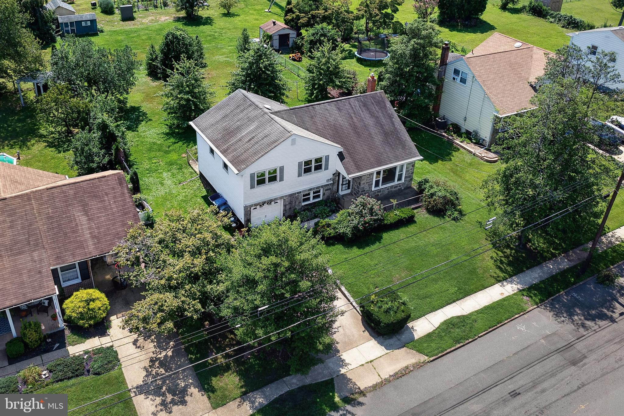 348 Boxwood Ln, Cinnaminson, NJ 08077 photo