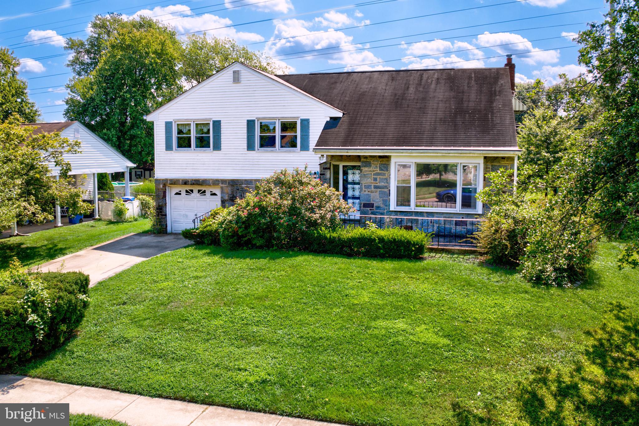 348 Boxwood Ln, Cinnaminson, NJ 08077