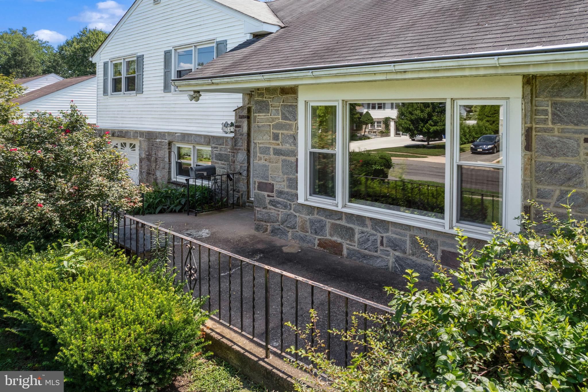 348 Boxwood Ln, Cinnaminson, NJ 08077 photo