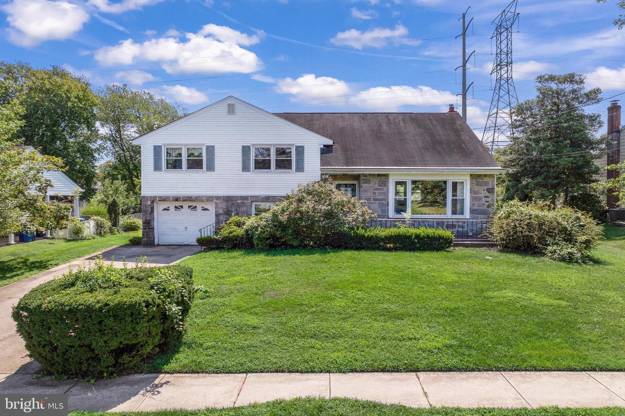348 Boxwood Ln, Cinnaminson, NJ 08077 photo