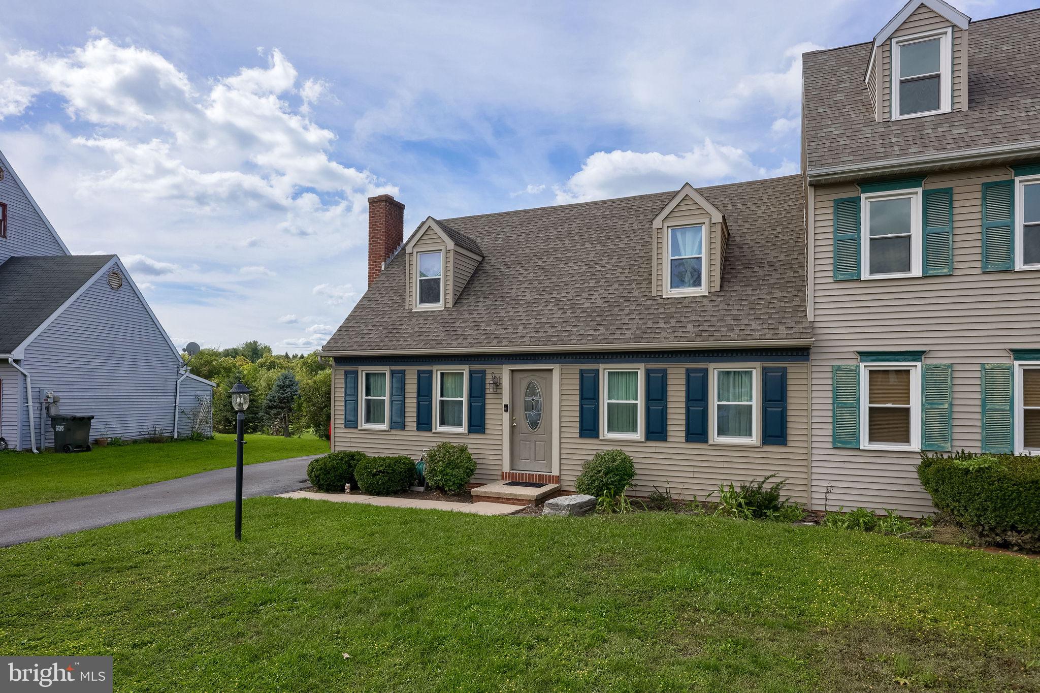 422 N 9th St, Denver, PA 17517 photo