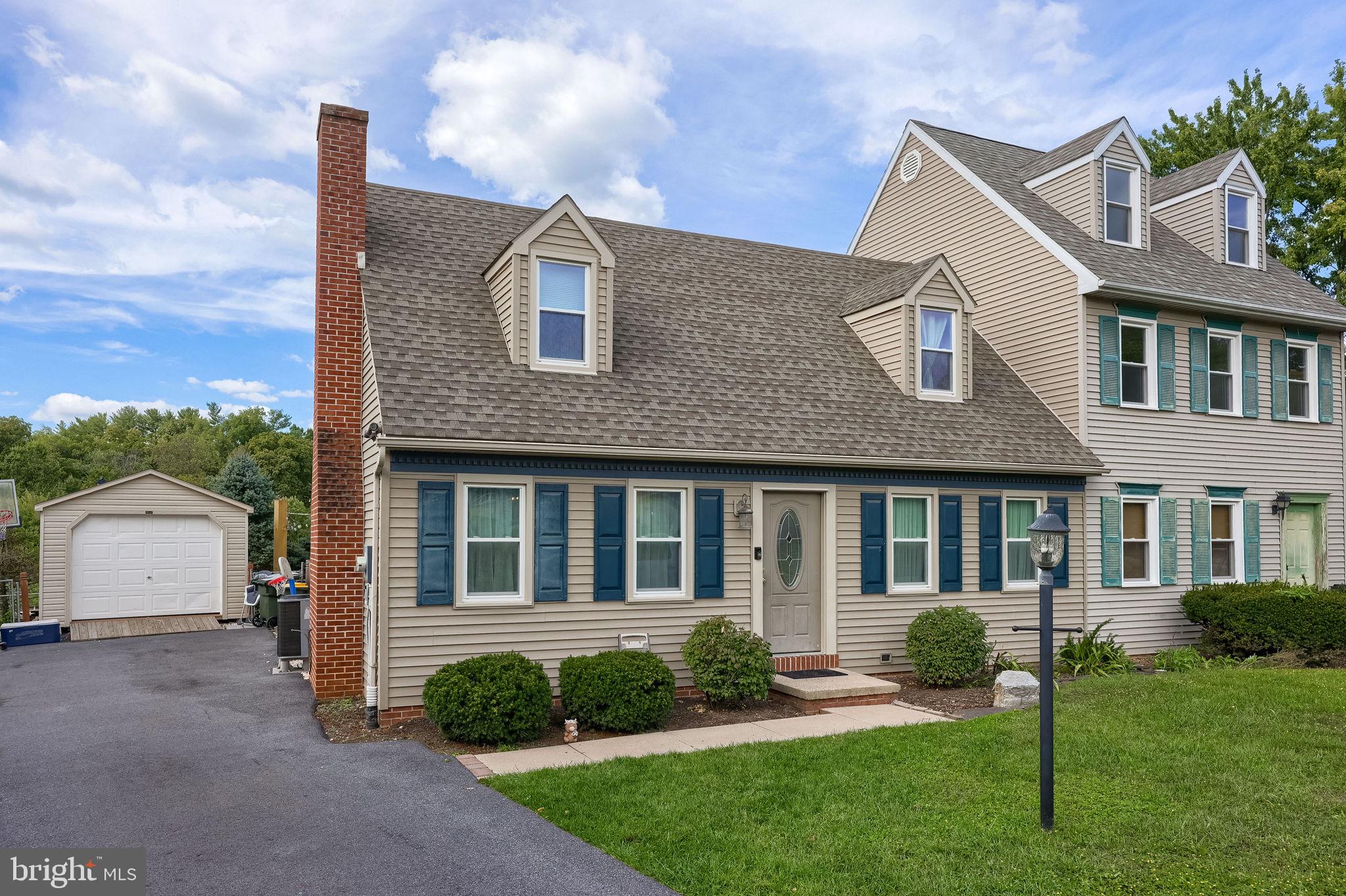 422 N 9th St, Denver, PA 17517 photo