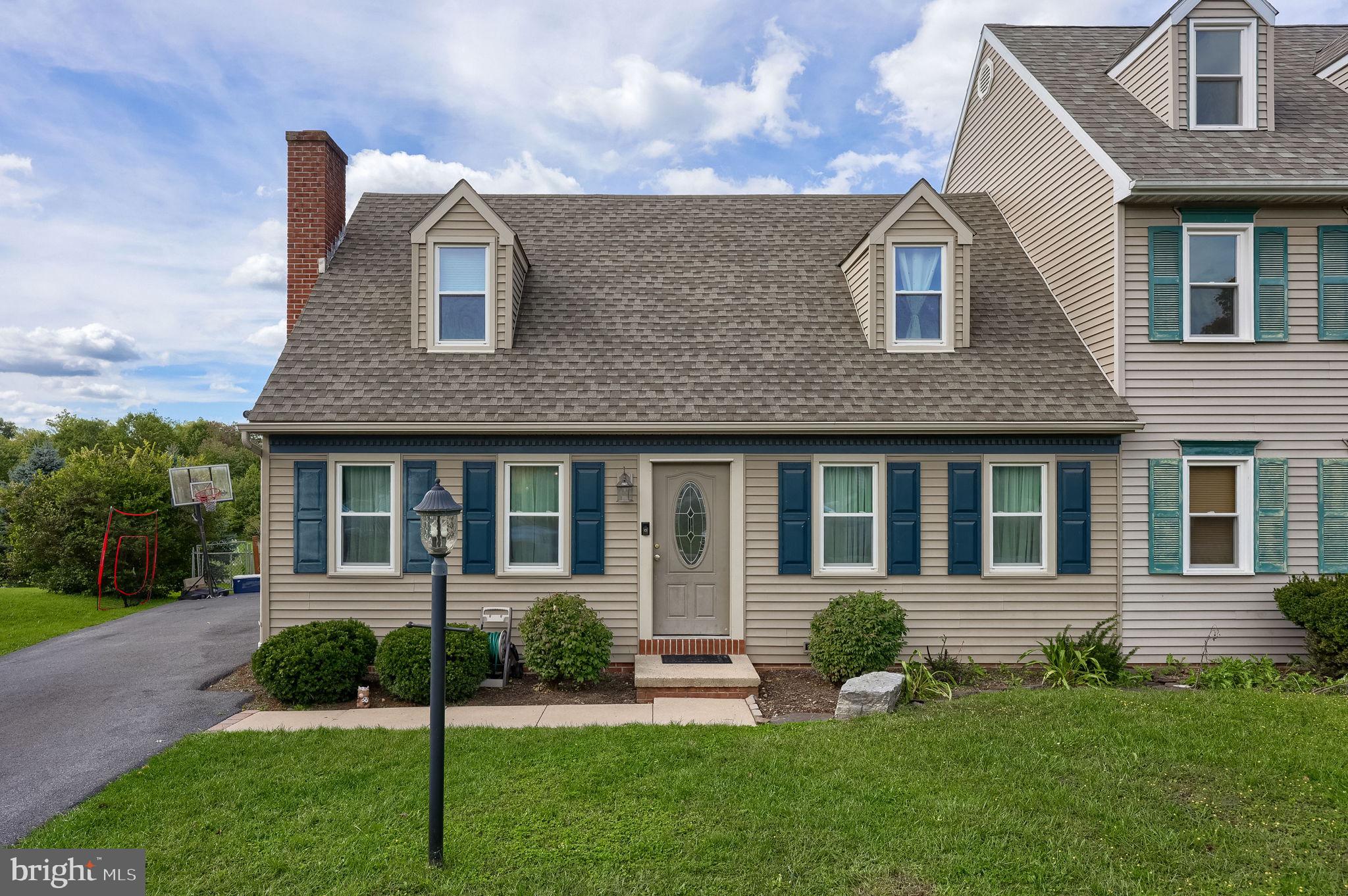 422 N 9th St, Denver, PA 17517 photo