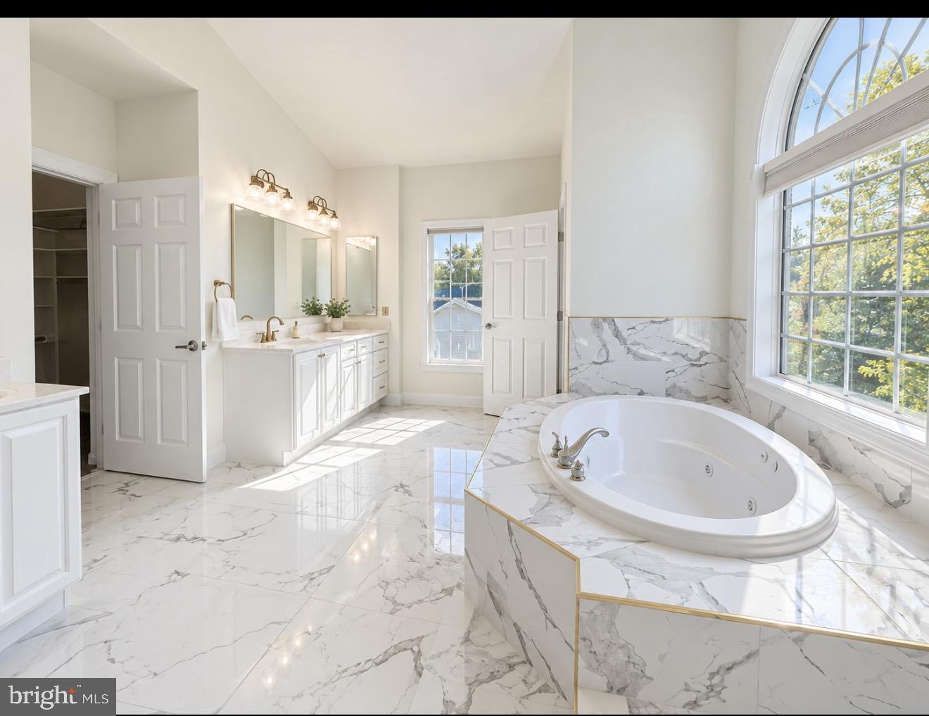 5208 Trotters Glen Dr, Upper Marlboro, MD 20772 photo