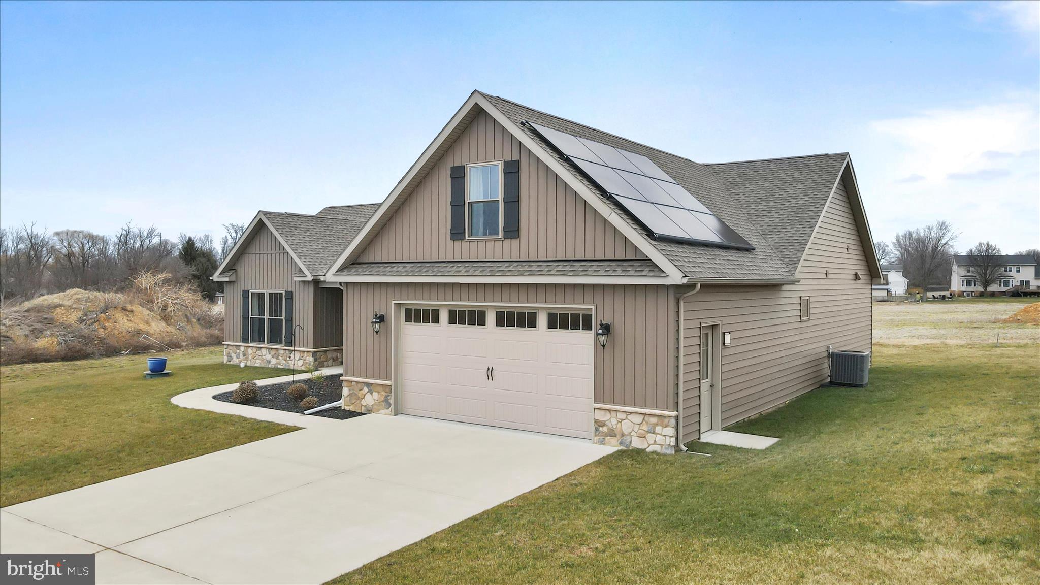 41 Smith Cir, Littlestown, PA 17340 photo