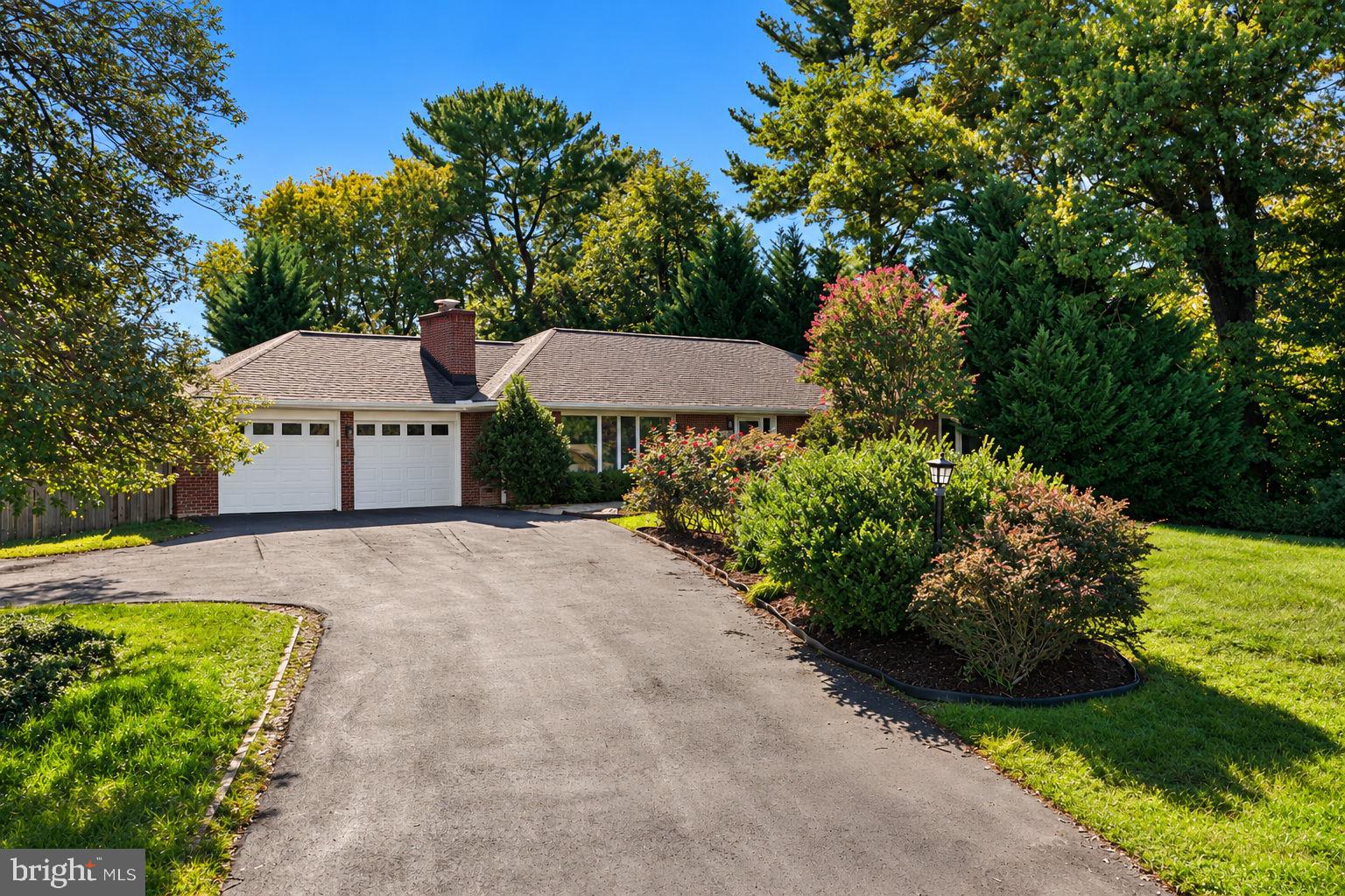 7608 Quintana Ct, Bethesda, MD 20817 photo