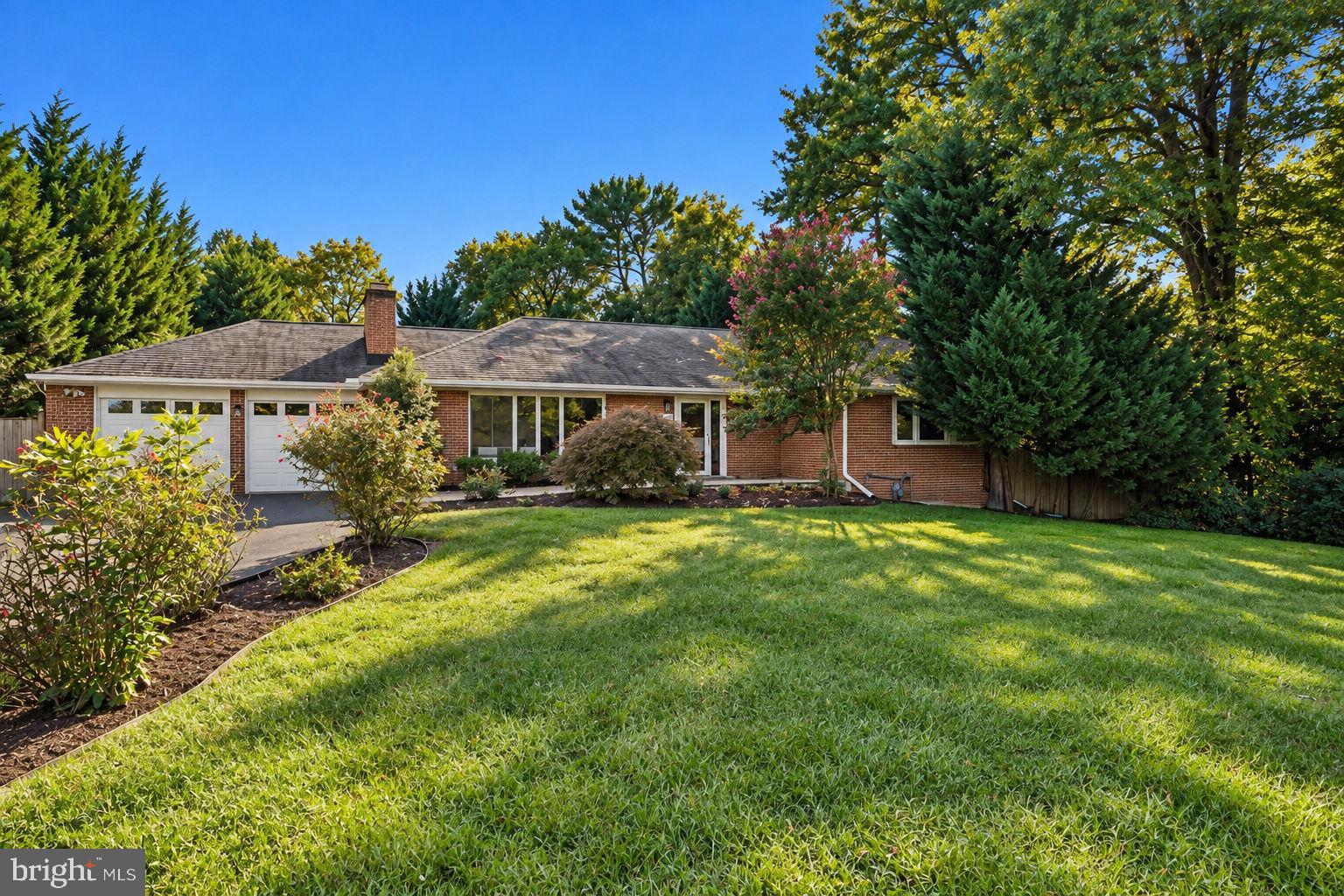 7608 Quintana Ct, Bethesda, MD 20817 photo